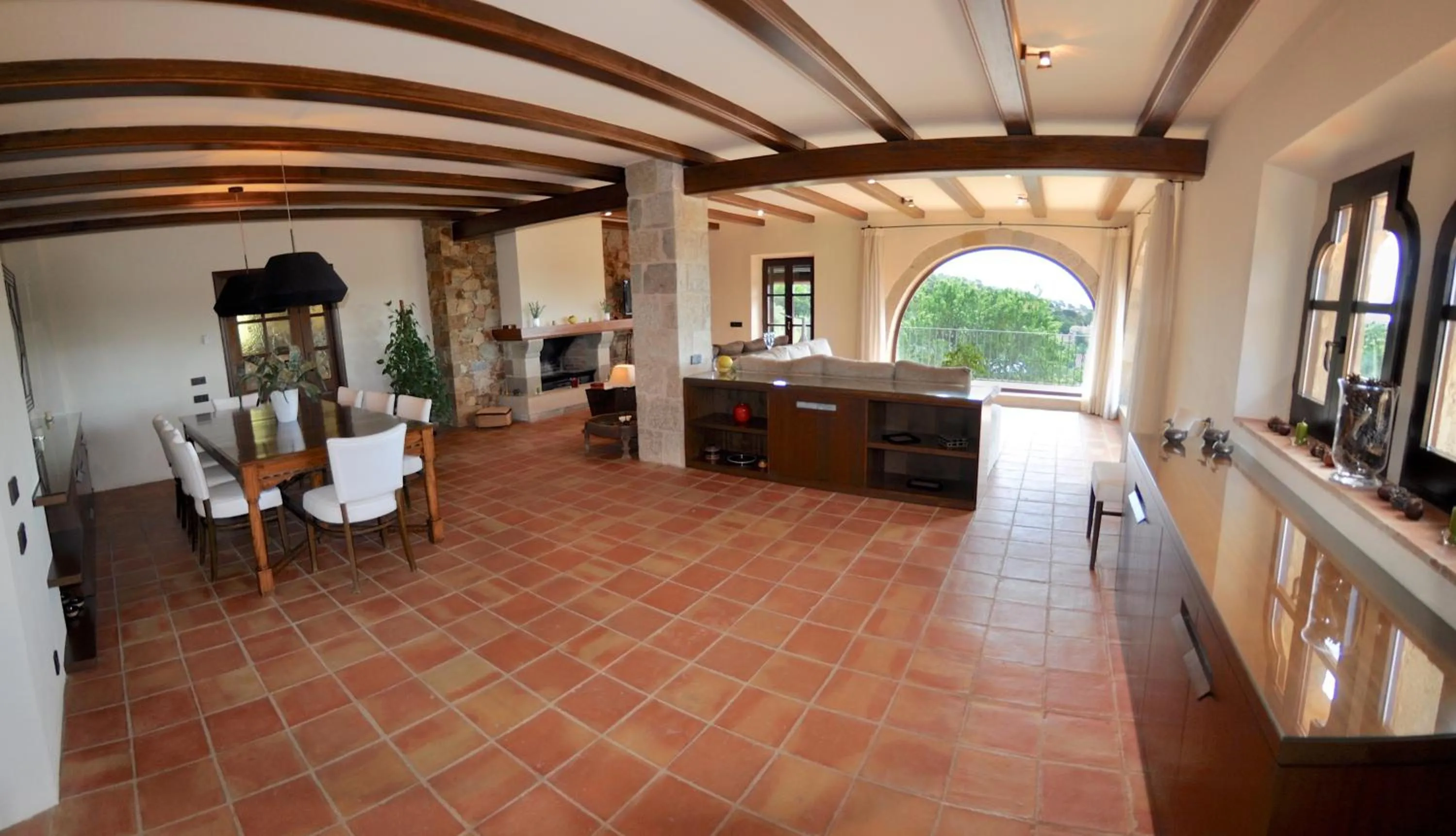 Dining area in Petit CostaBravaSi
