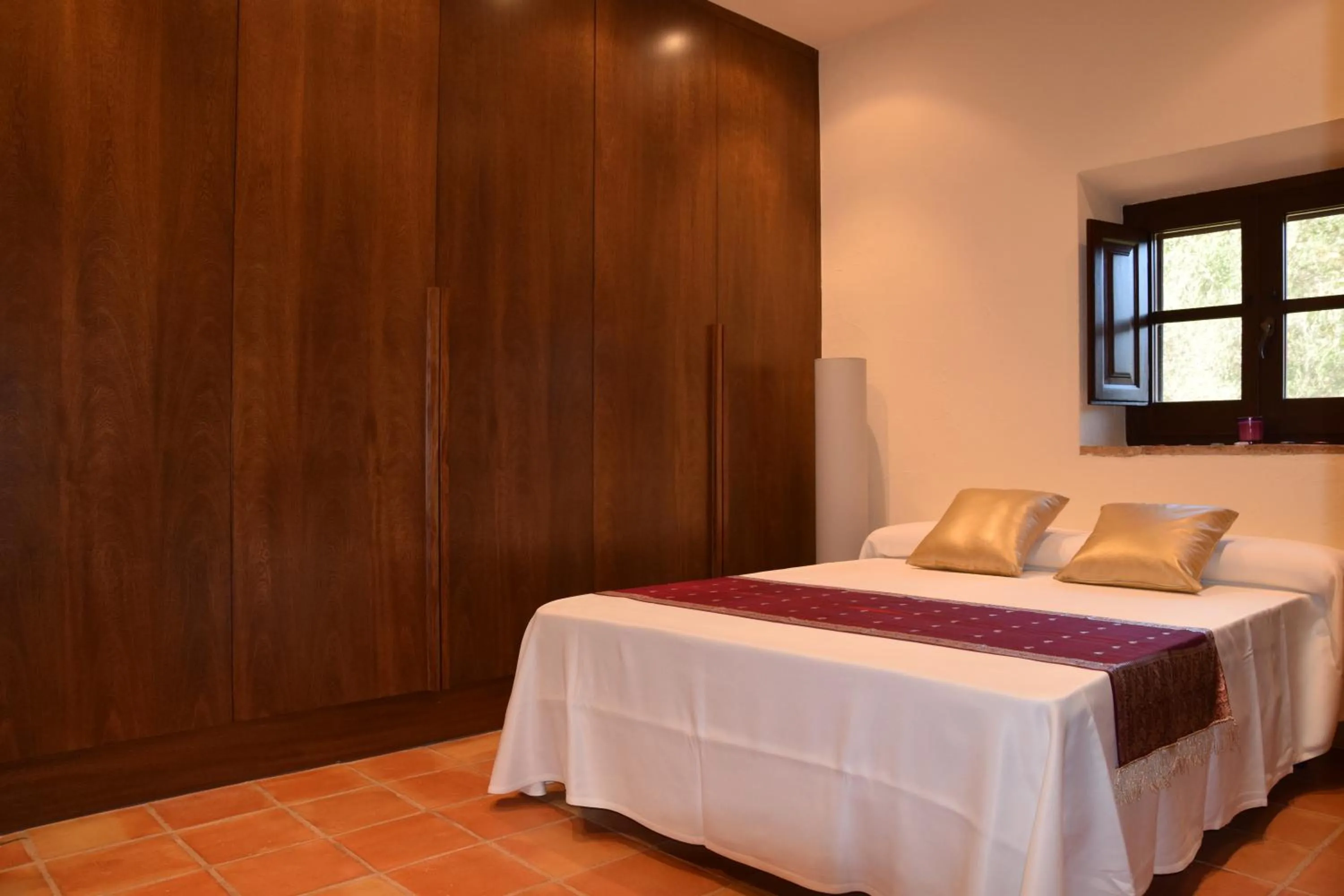 Photo of the whole room, Bed in Petit CostaBravaSi