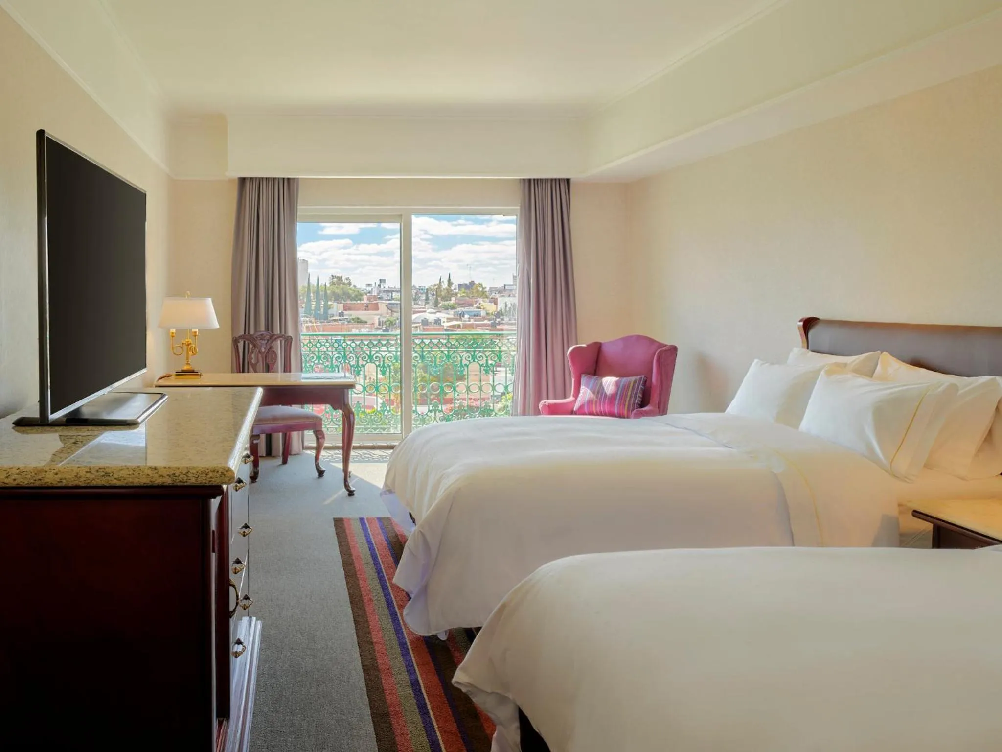 Photo of the whole room, Bed in Fiesta Americana Aguascalientes