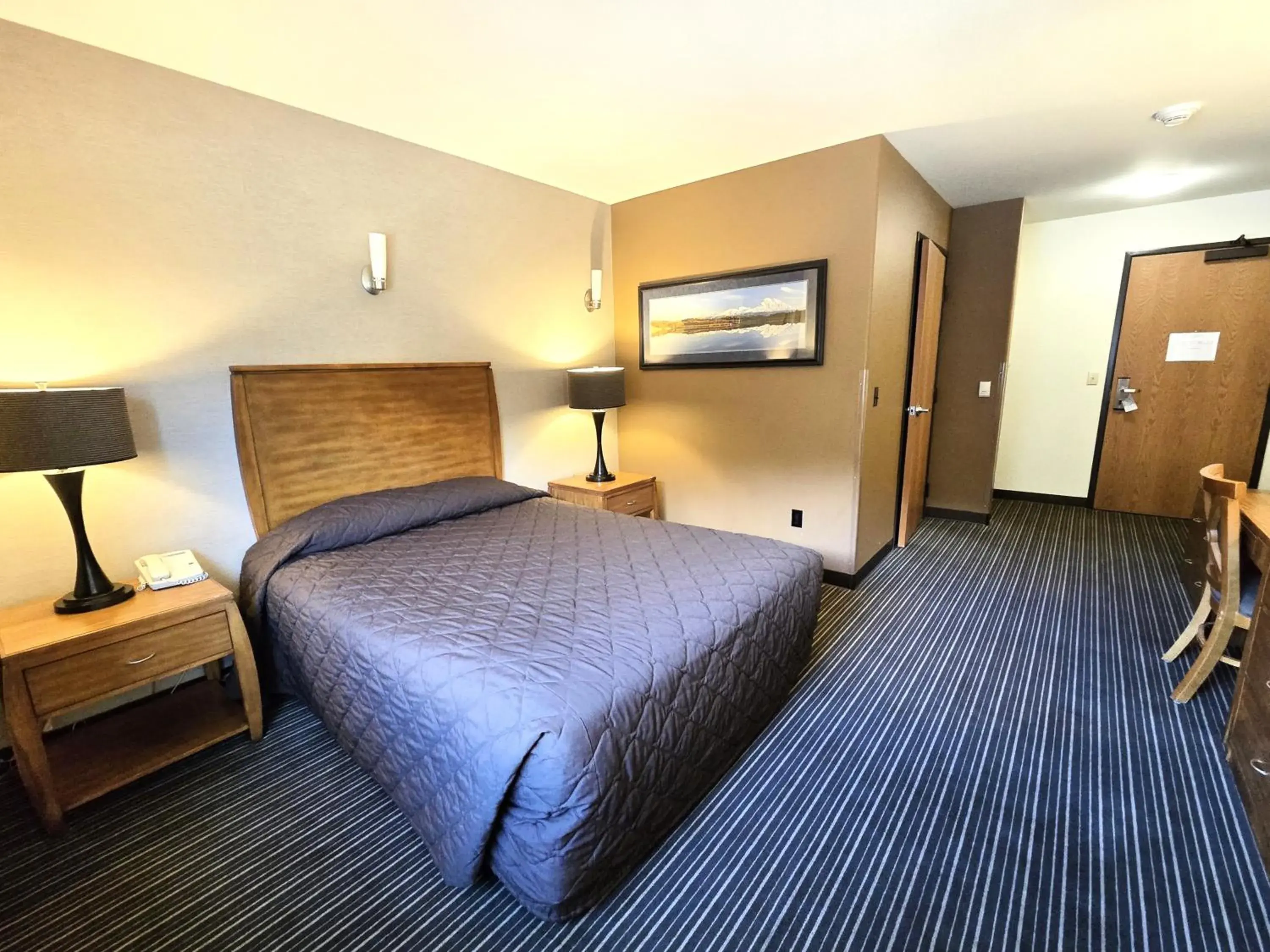 Deluxe Queen ADA Accessible in Breeze Inn Hotel & Motel Deluxe Queen ADA Accessible in Breeze Inn Hotel & Motel