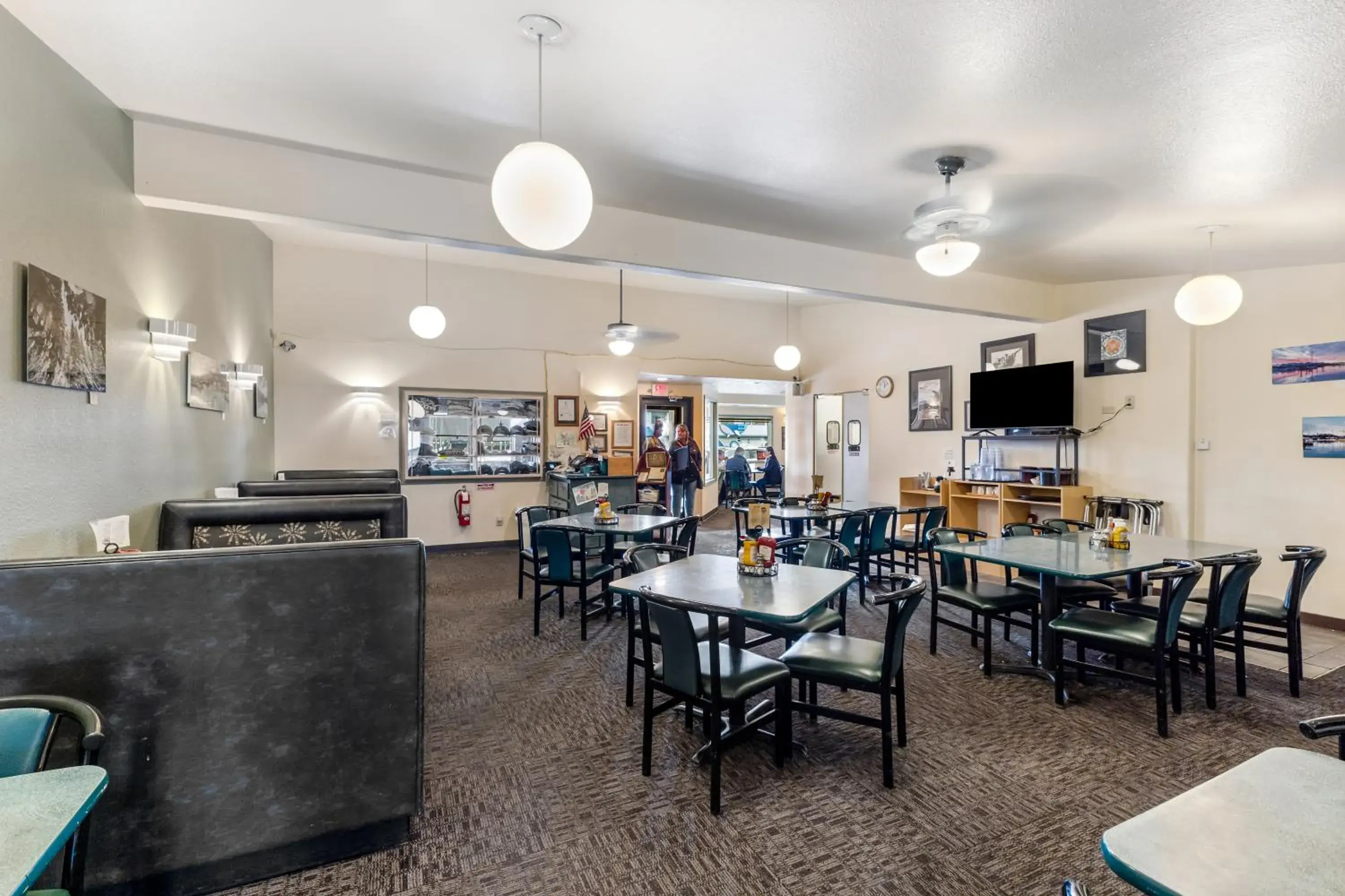 Restaurant/places to eat in Breeze Inn Hotel & Motel Restaurant/places to eat in Breeze Inn Hotel & Motel