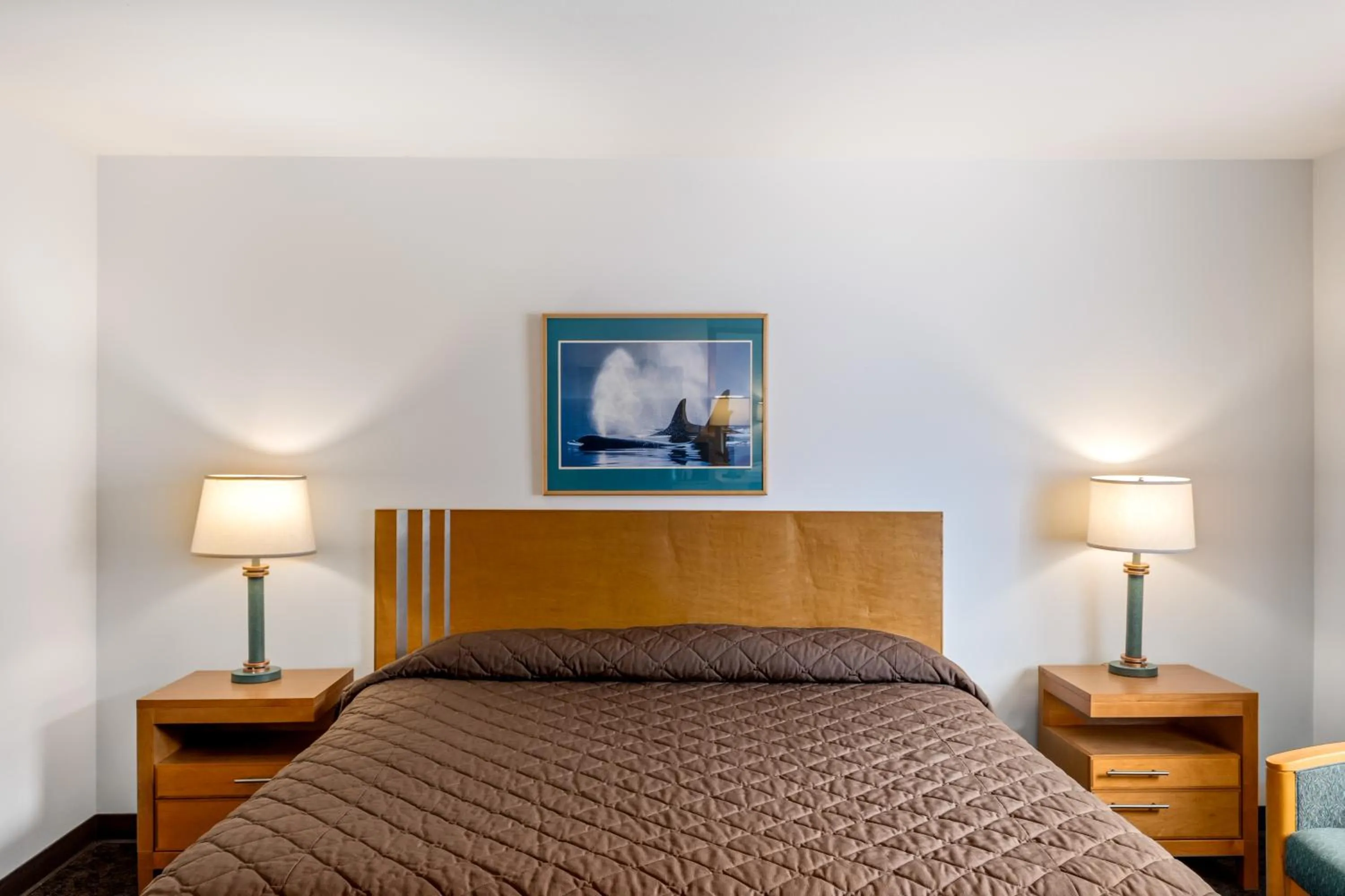 Bed in Breeze Inn Hotel & Motel