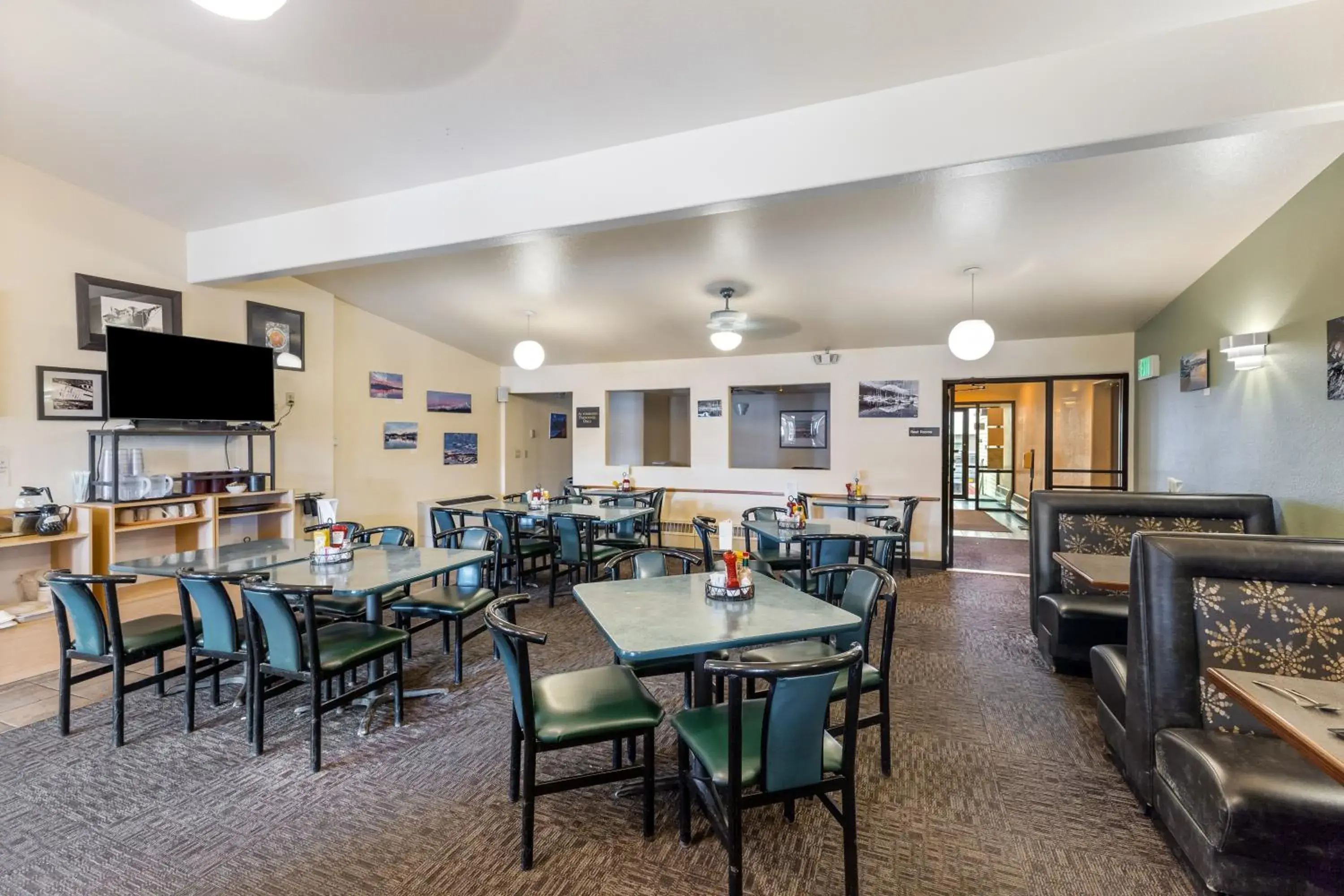 Restaurant/places to eat in Breeze Inn Hotel & Motel Restaurant/places to eat in Breeze Inn Hotel & Motel