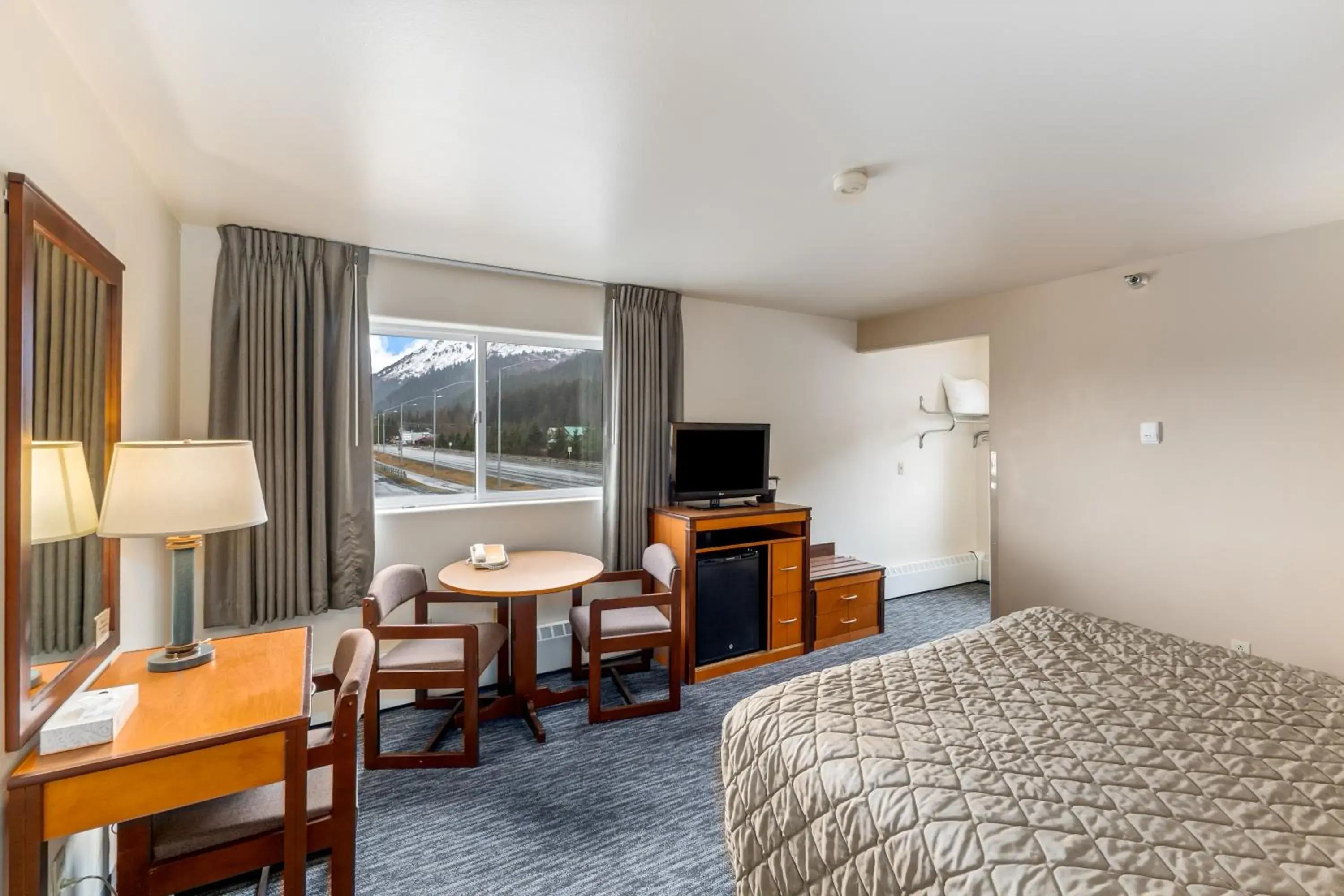 King Room (Standard Section) in Breeze Inn Hotel & Motel King Room (Standard Section) in Breeze Inn Hotel & Motel