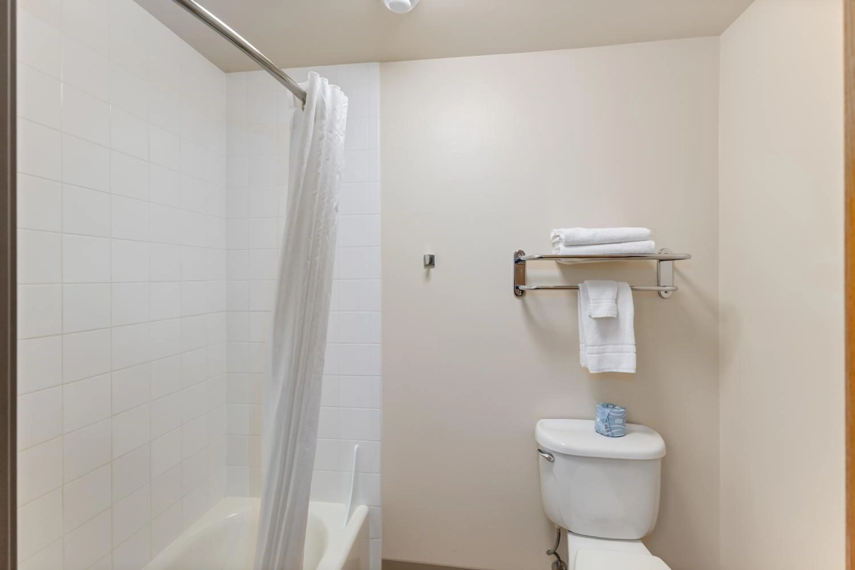 Breeze Inn Hotel & Motel