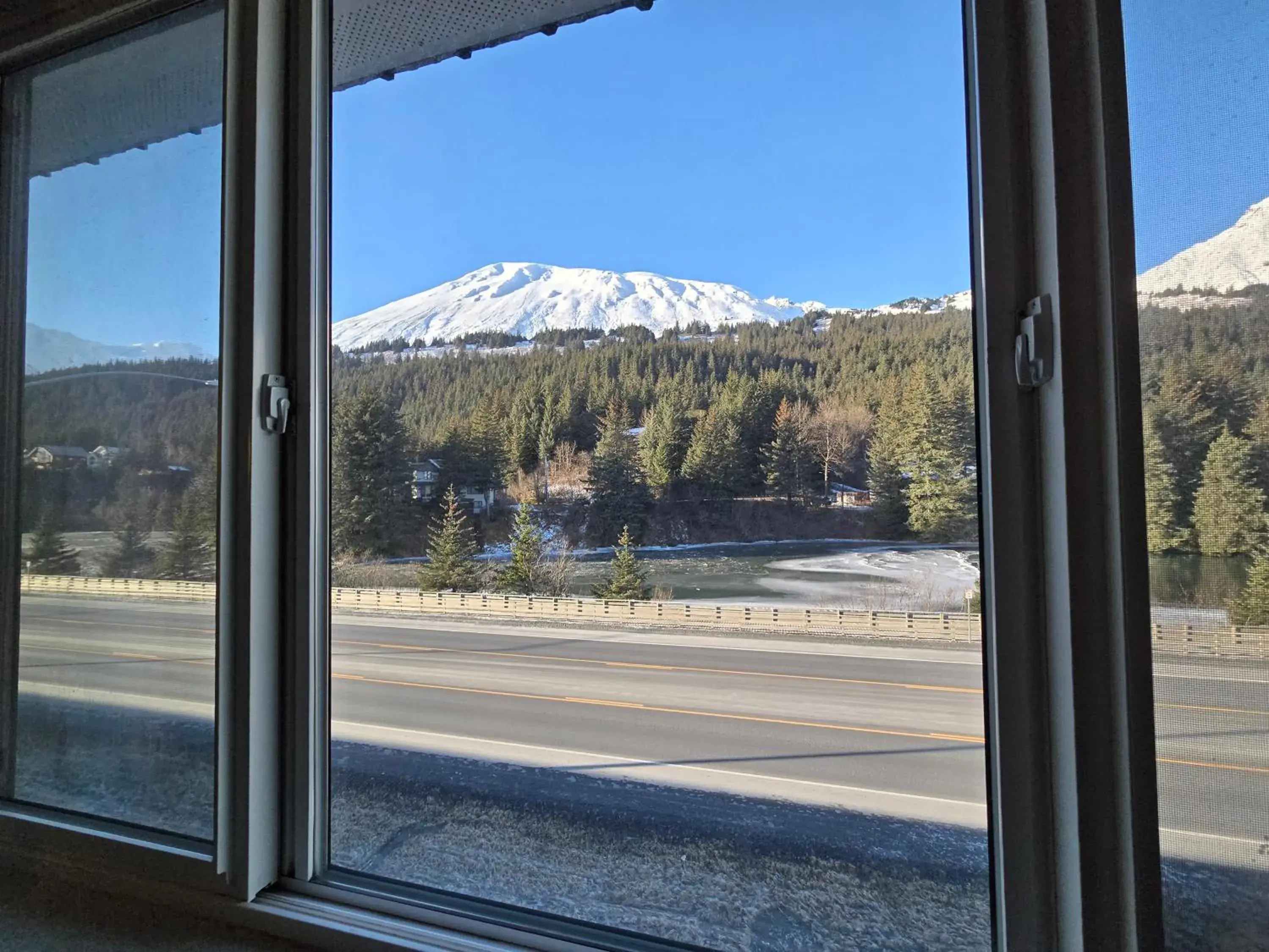 Mountain view in Breeze Inn Hotel & Motel Mountain view in Breeze Inn Hotel & Motel