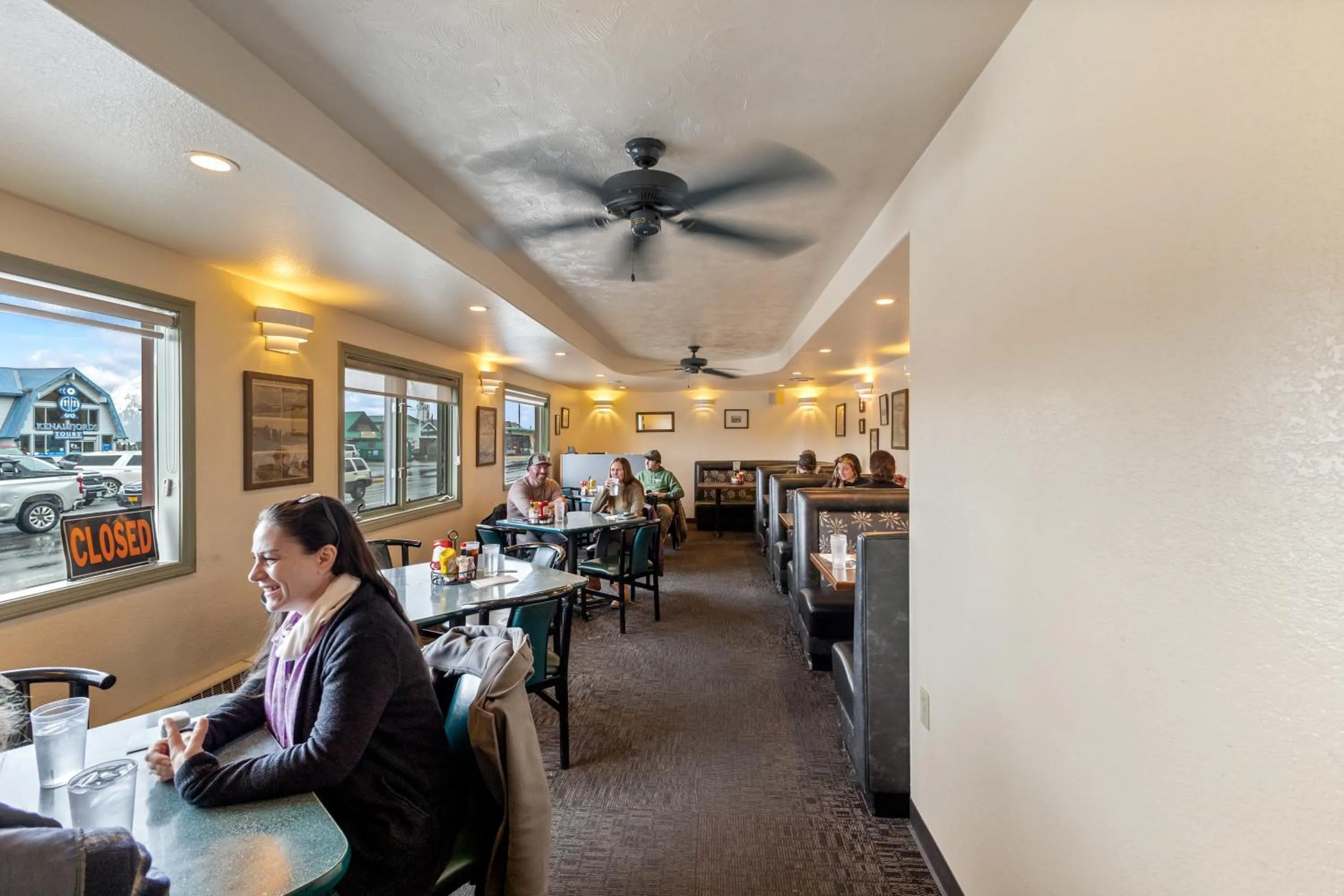 Restaurant/places to eat in Breeze Inn Hotel & Motel