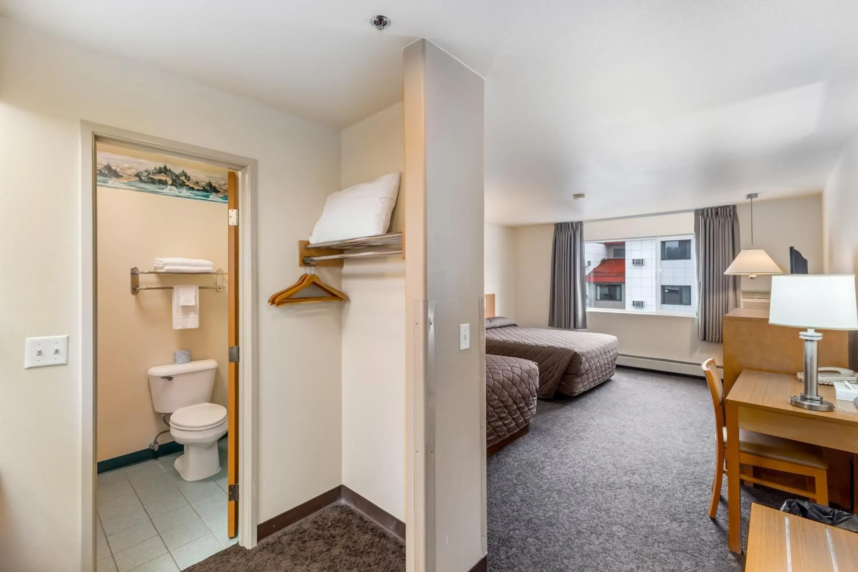 Bedroom, Bed in Breeze Inn Hotel & Motel Bedroom, Bed in Breeze Inn Hotel & Motel