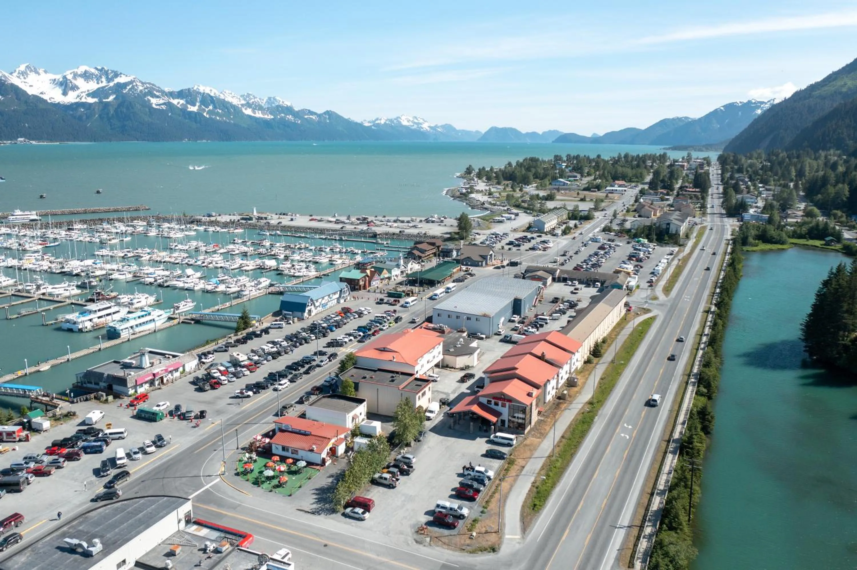 Property building in Breeze Inn Hotel & Motel