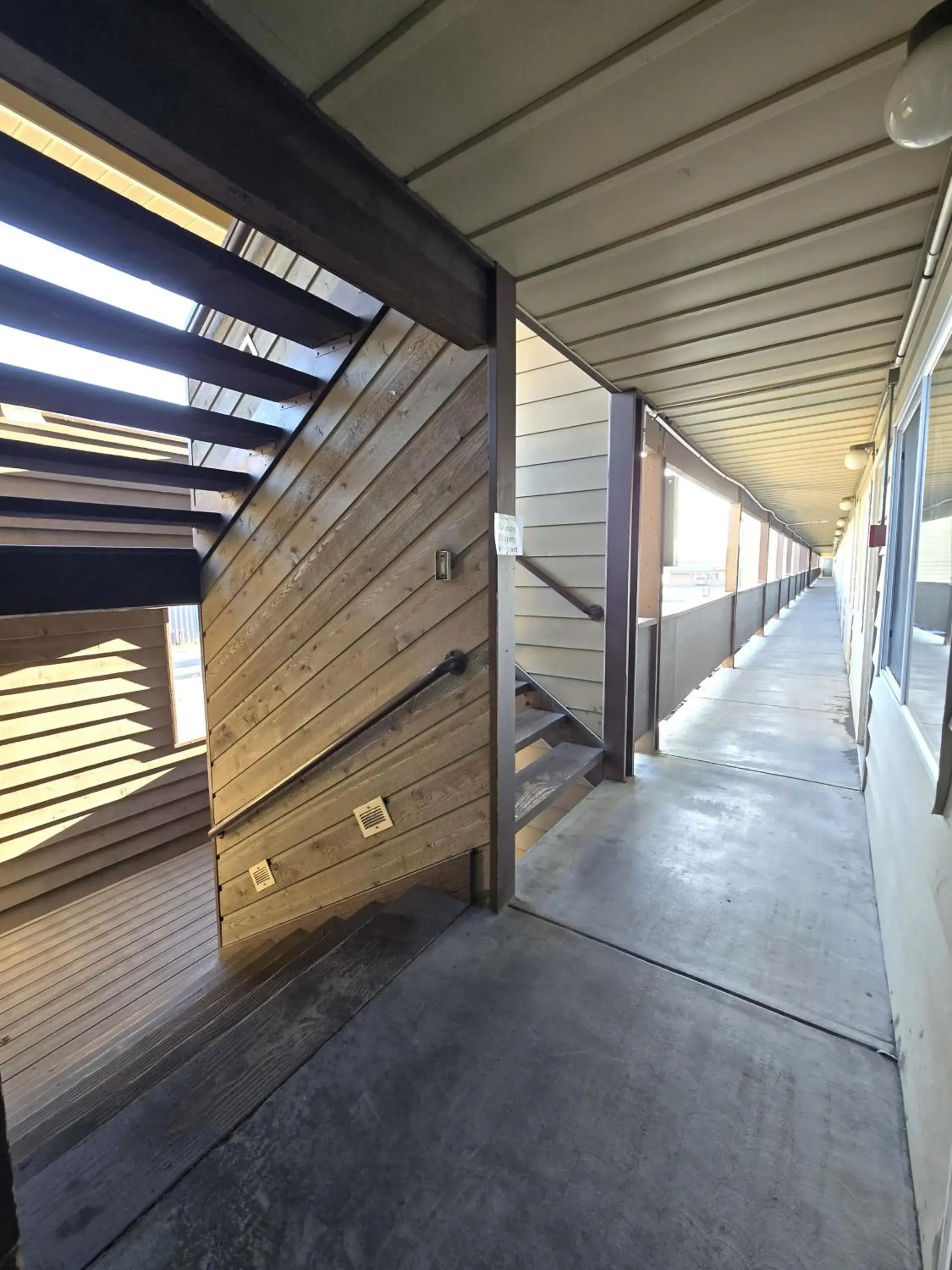 Property building in Breeze Inn Hotel & Motel Property building in Breeze Inn Hotel & Motel