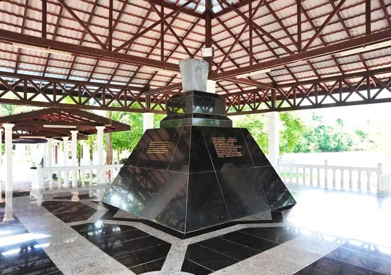 Nearby landmark in ANGGERIK IMPIAN HOTEL -Best for Travellers at Kuala Berang