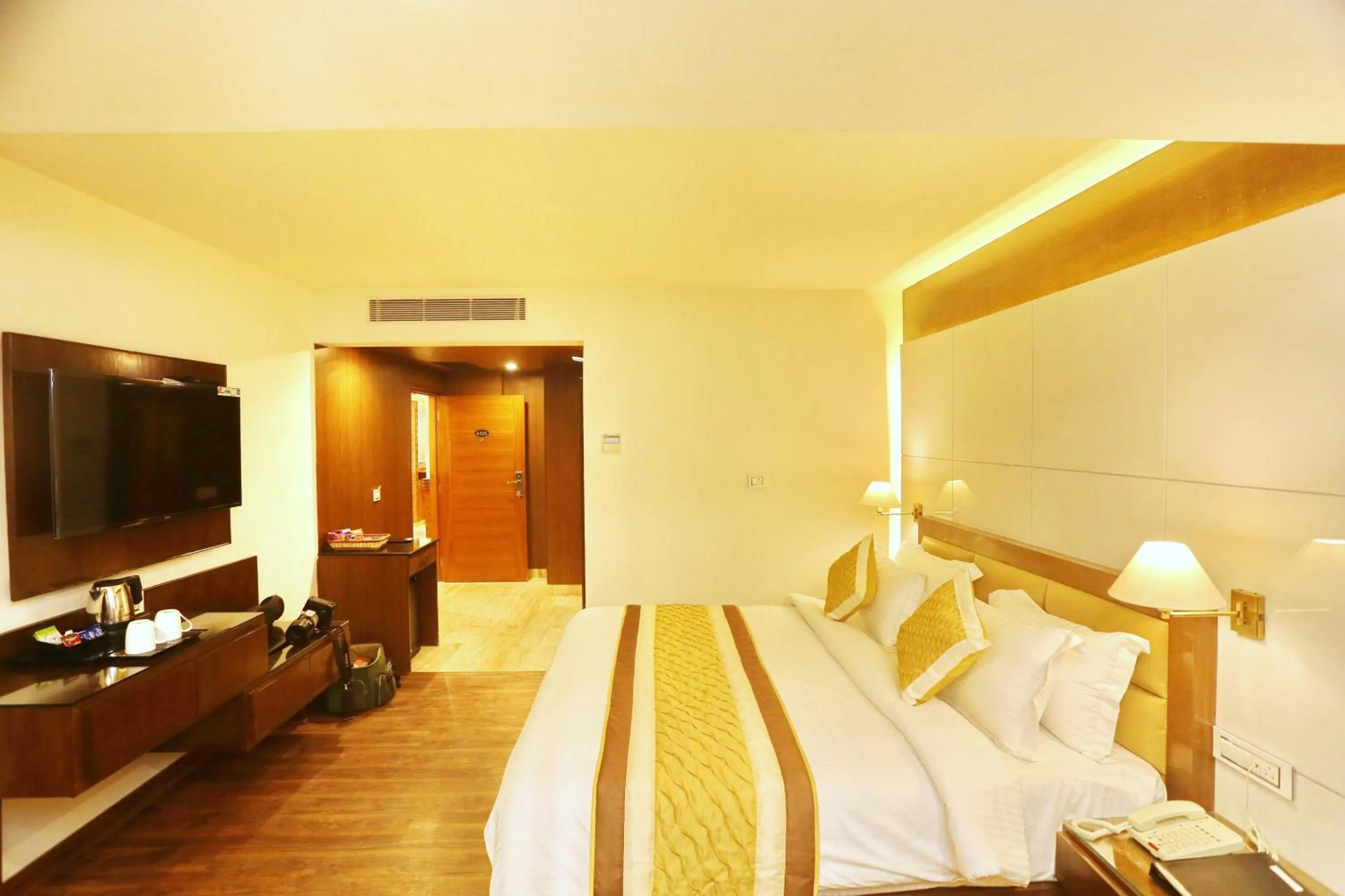 Bed in Regenta Central Srinagar, Rajbagh