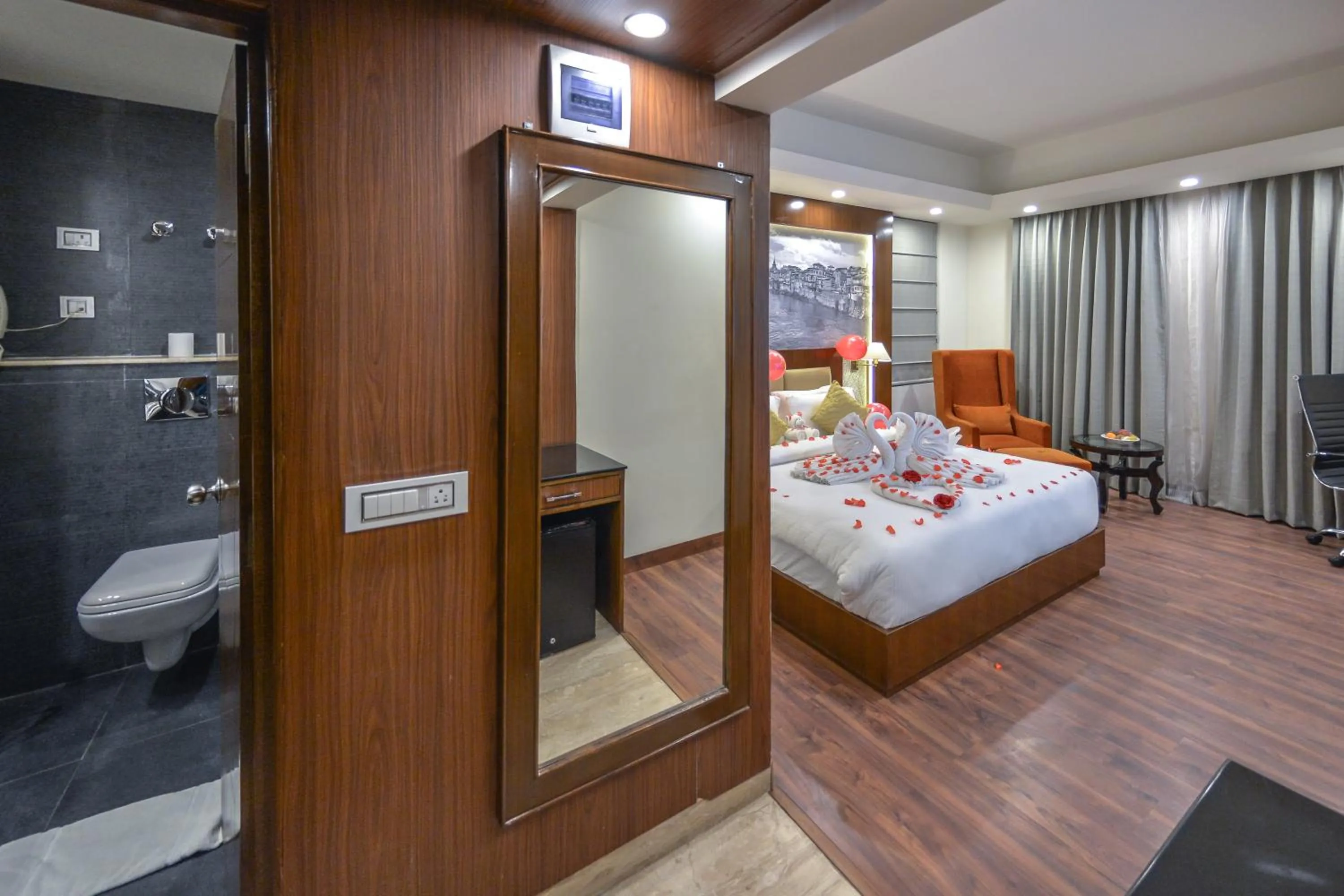 Bed in Regenta Central Srinagar, Rajbagh