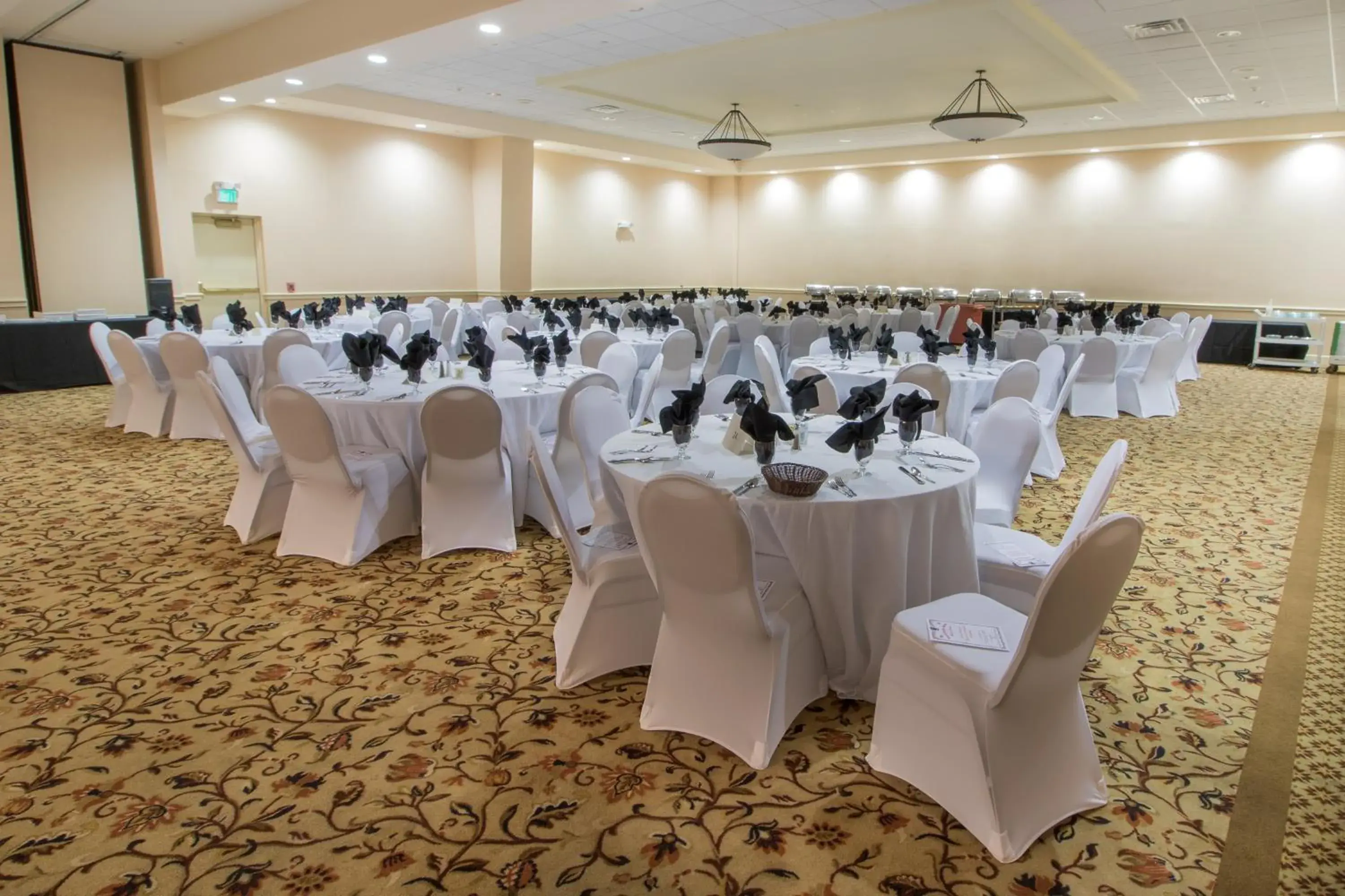 Restaurant/places to eat in Chateau Resort & Conference Center Restaurant/places to eat in Chateau Resort & Conference Center