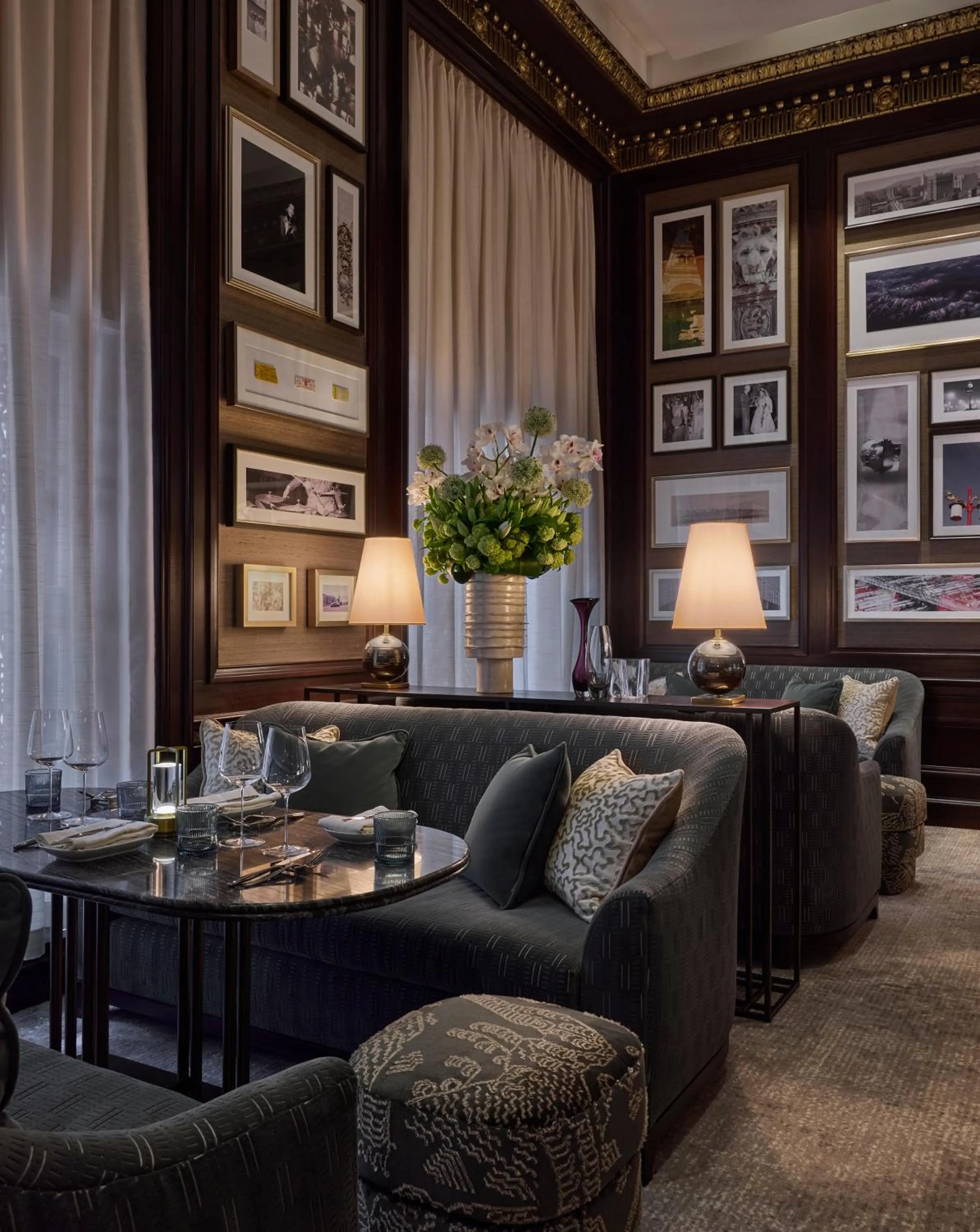 Restaurant/places to eat in Rosewood Hotel Georgia