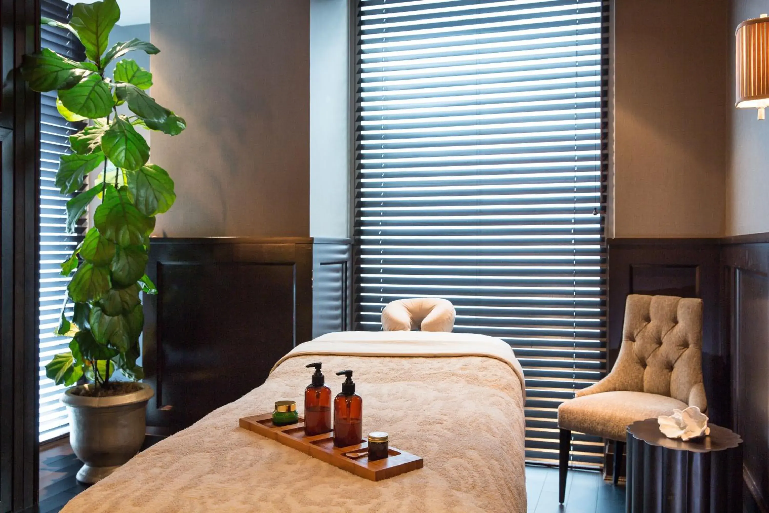 Massage, Bed in Rosewood Hotel Georgia Massage, Bed in Rosewood Hotel Georgia