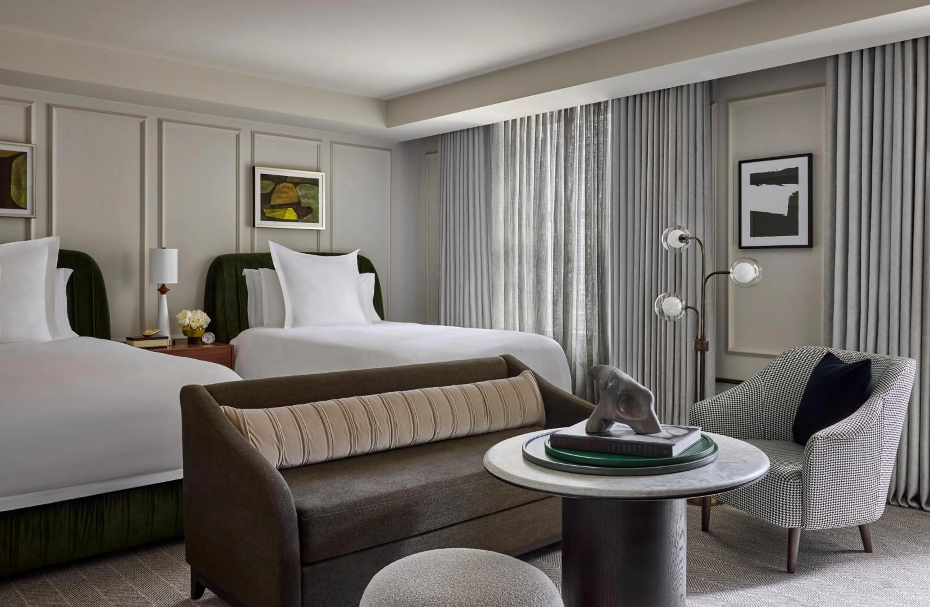 Bedroom, Bed in Rosewood Hotel Georgia