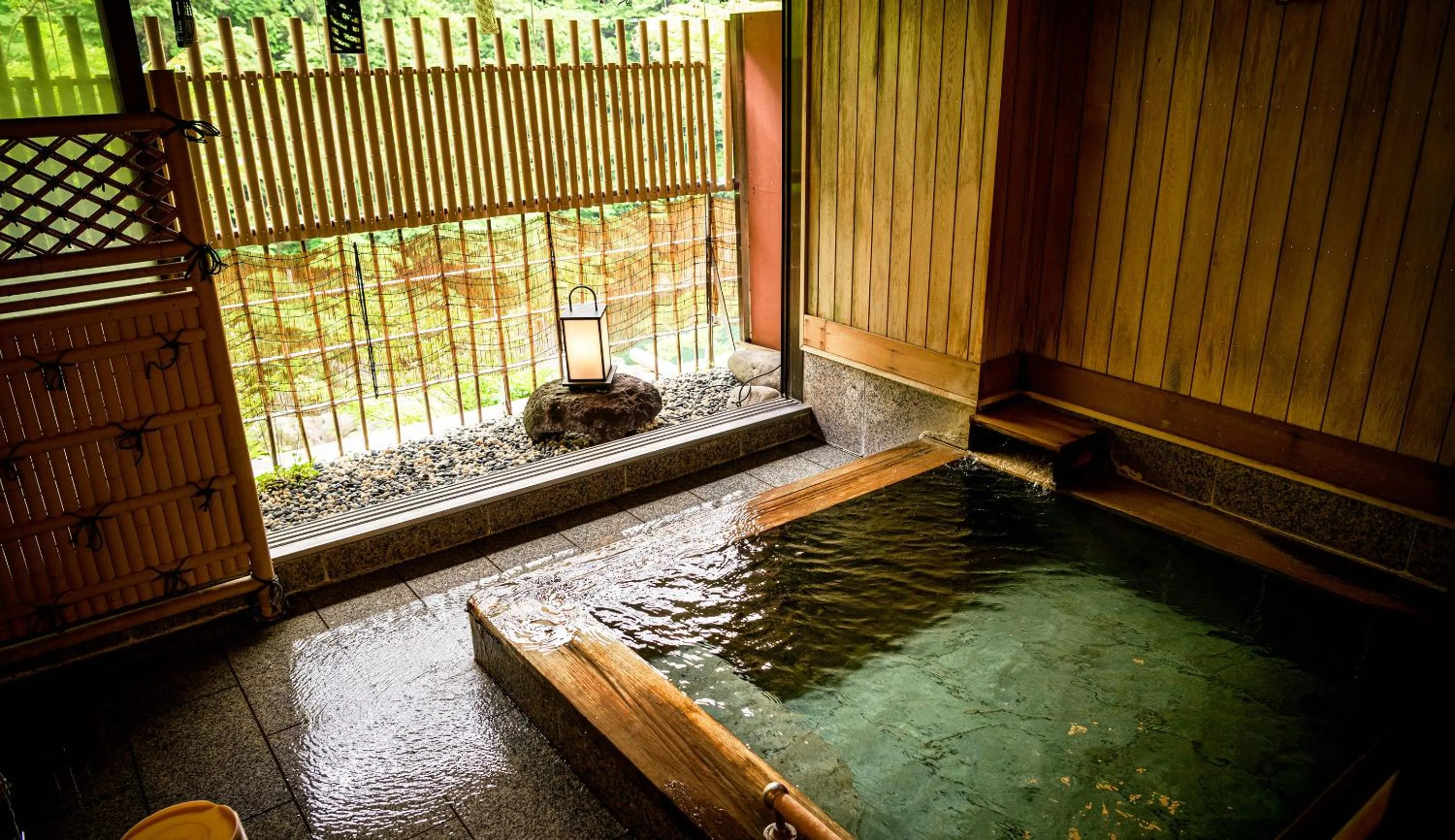 Hot Spring Bath in Isshinkan