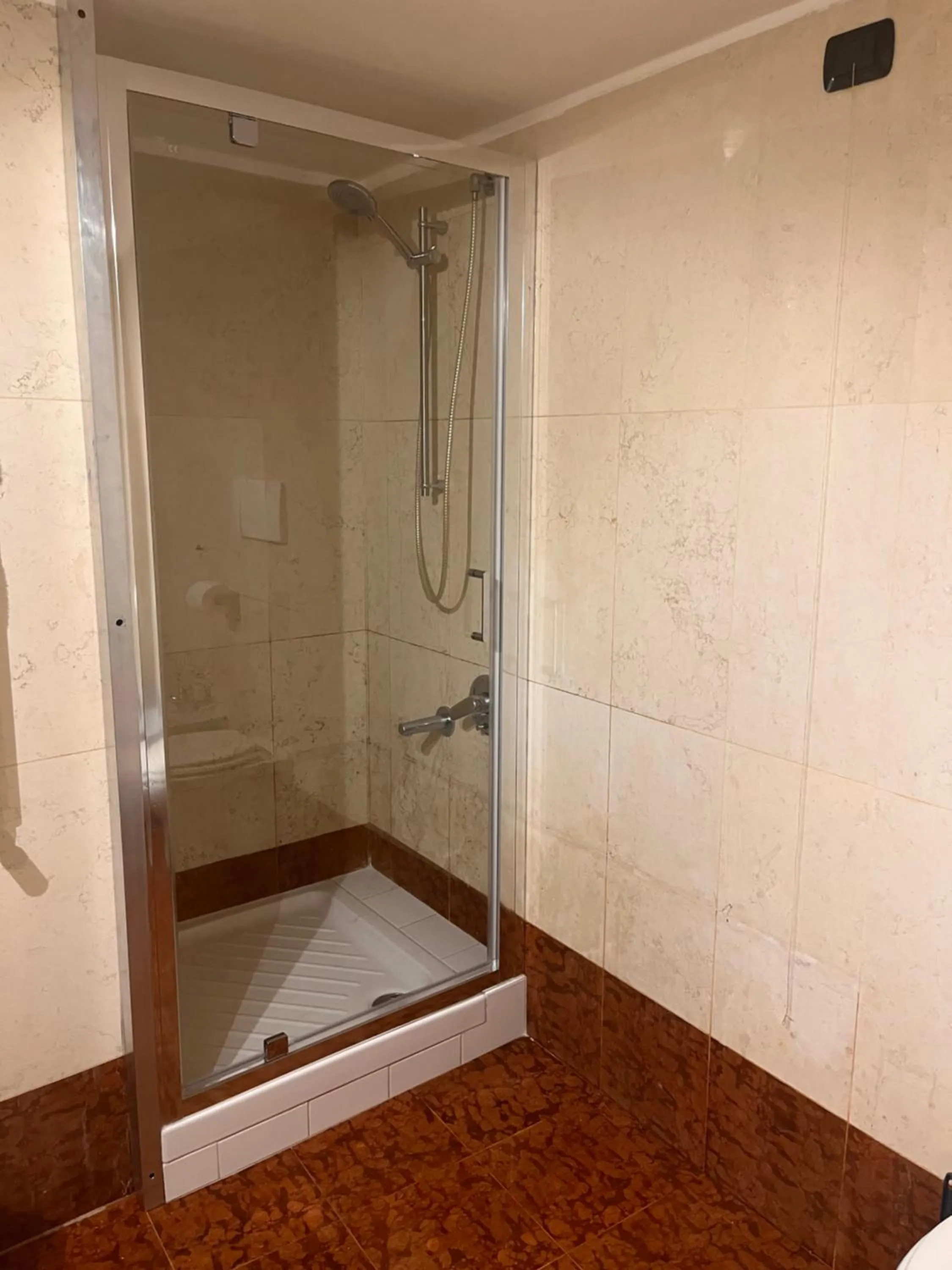 Shower in Apartaments Sonnino