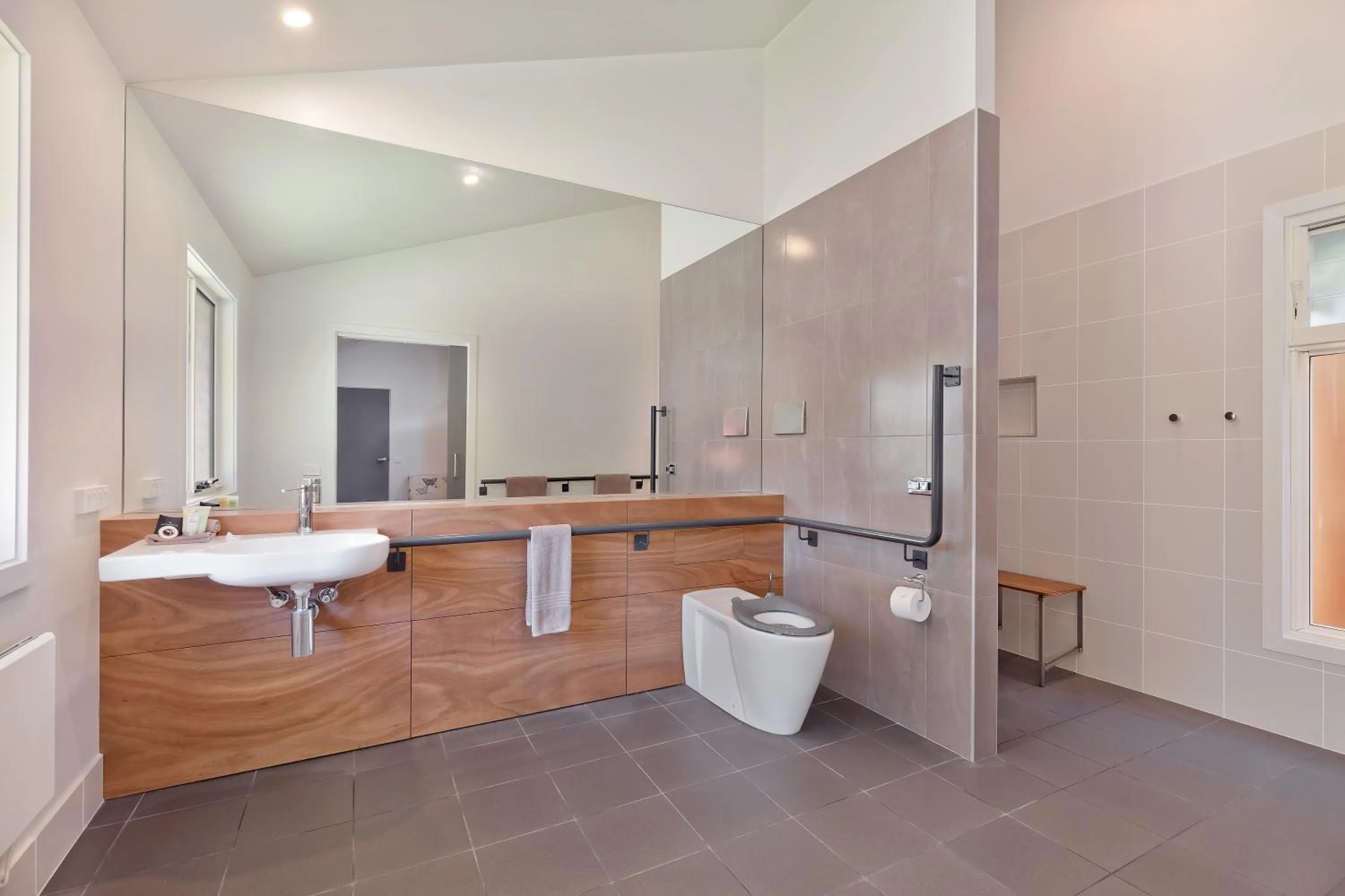 Toilet in Tathra Beach House Holiday Apartments