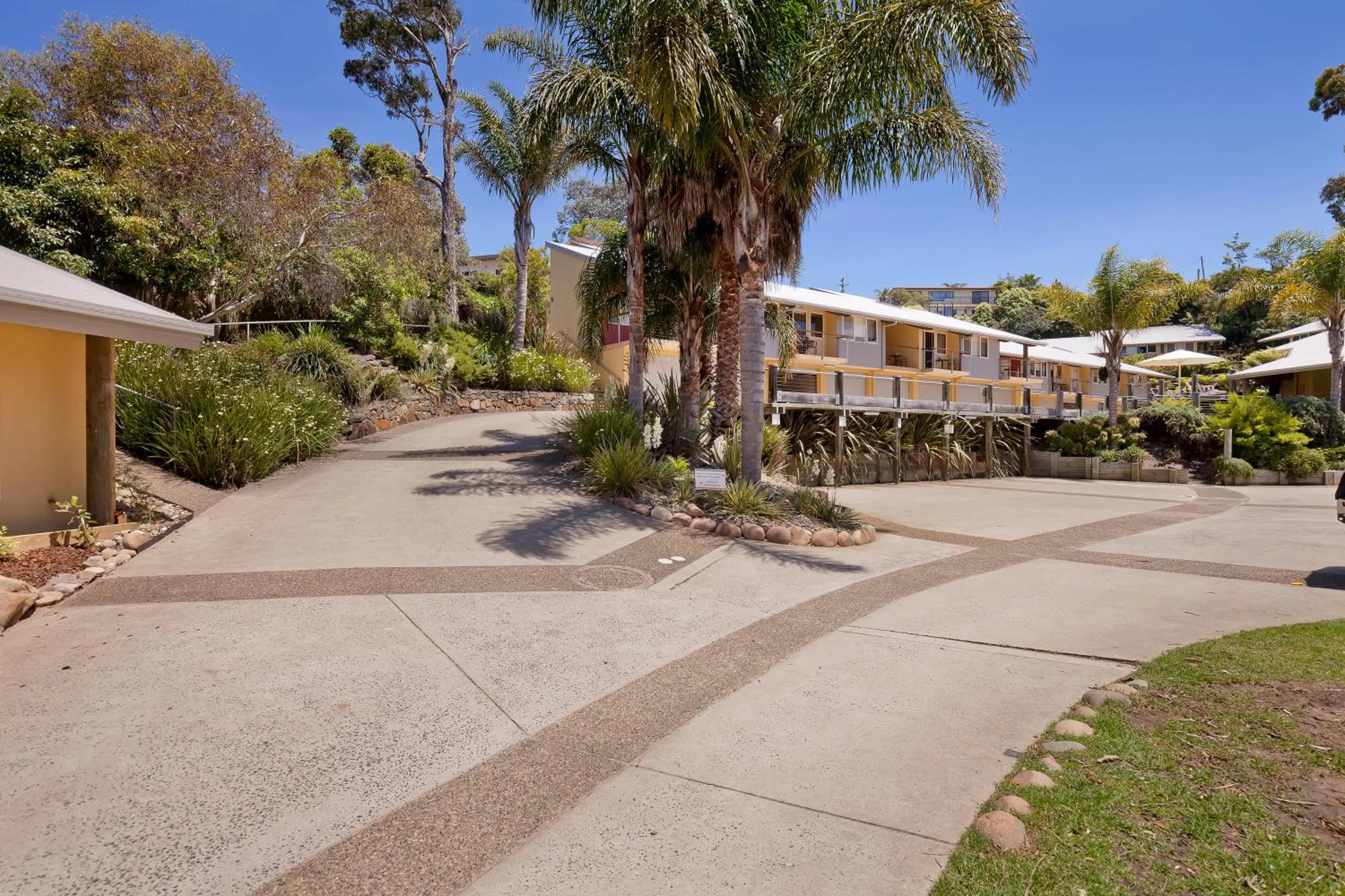 Property building in Tathra Beach House Holiday Apartments