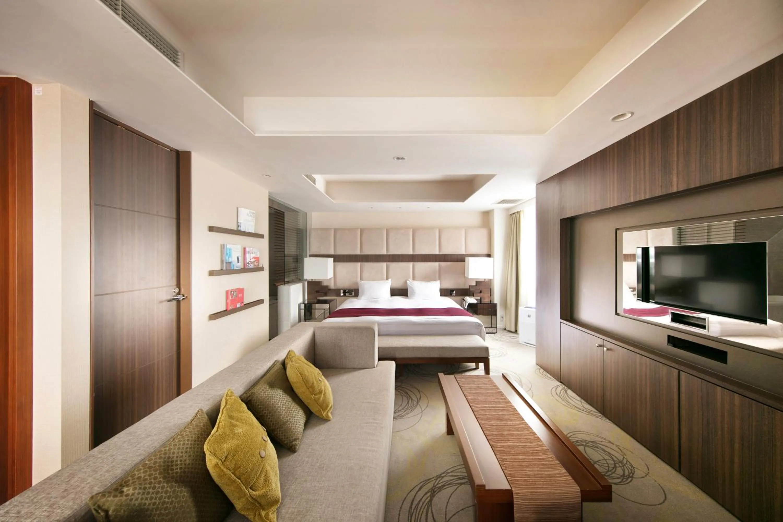 Bed in Kokusai 21 International Hotel