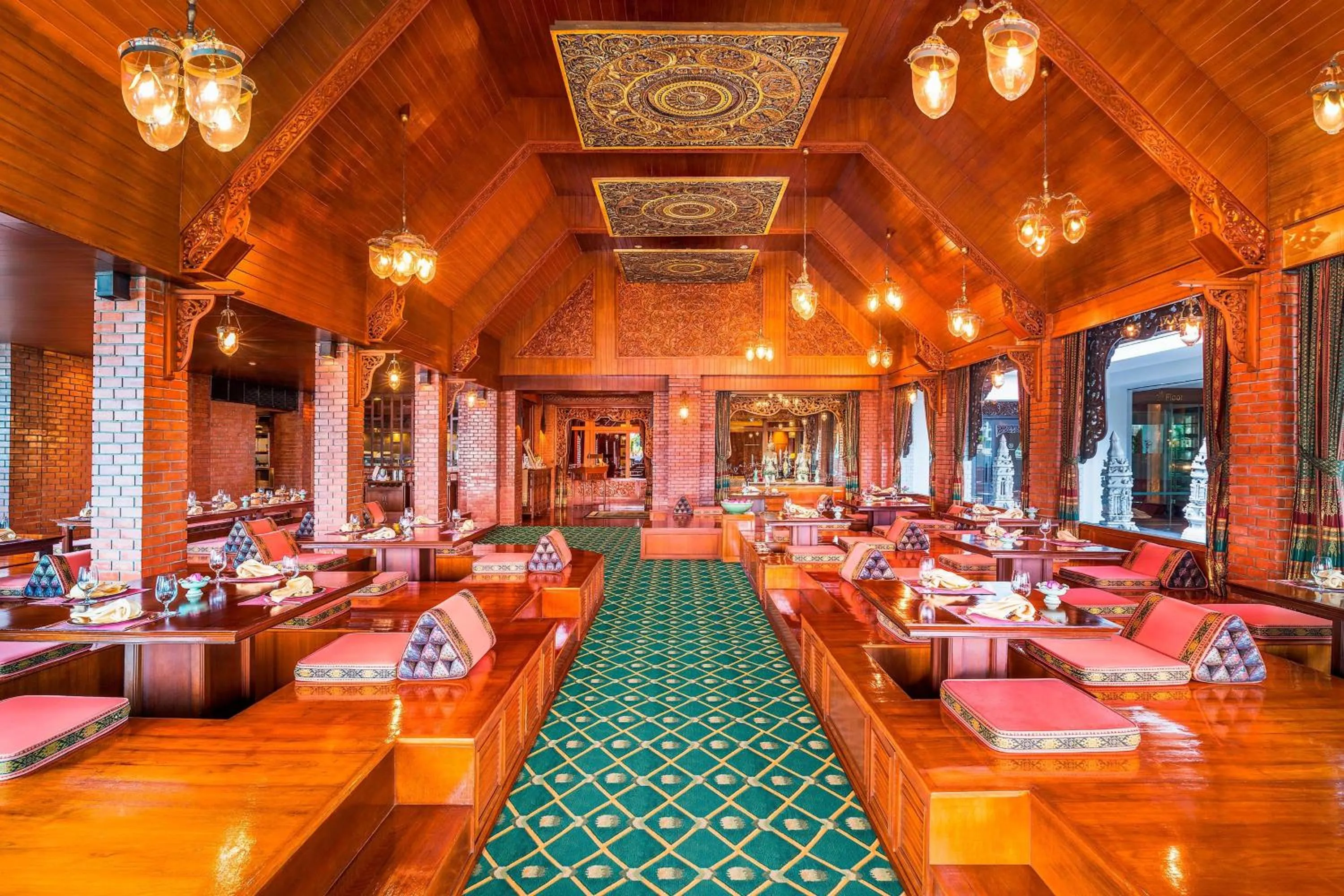 Restaurant/places to eat in Royal Orchid Sheraton Riverside Hotel Bangkok