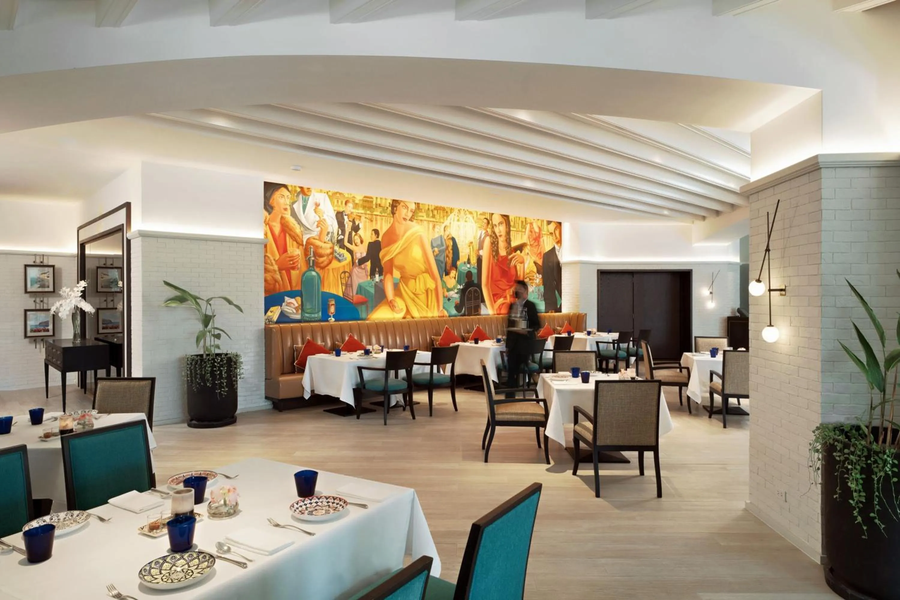 Restaurant/places to eat in Royal Orchid Sheraton Riverside Hotel Bangkok