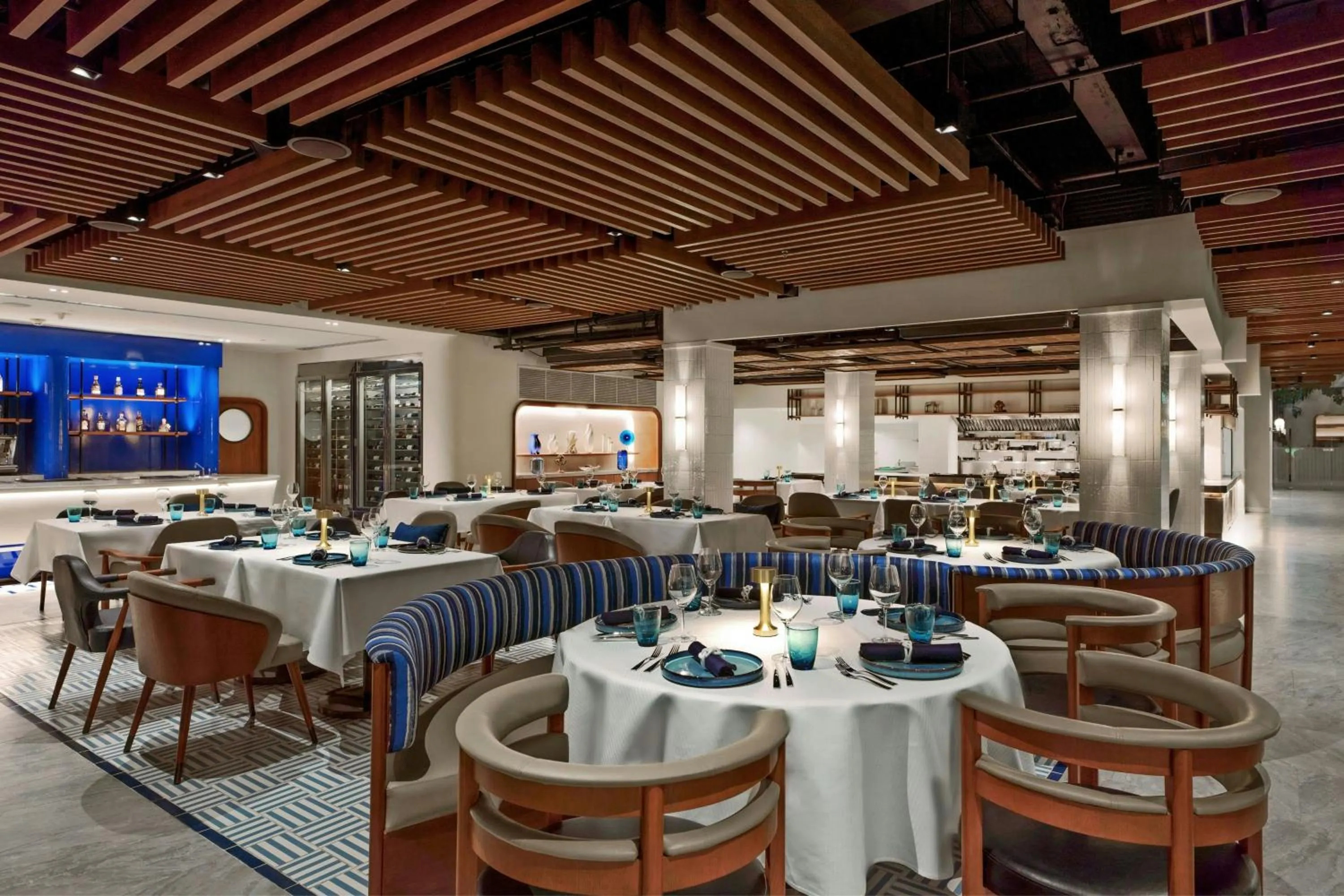 Restaurant/places to eat in Royal Orchid Sheraton Riverside Hotel Bangkok