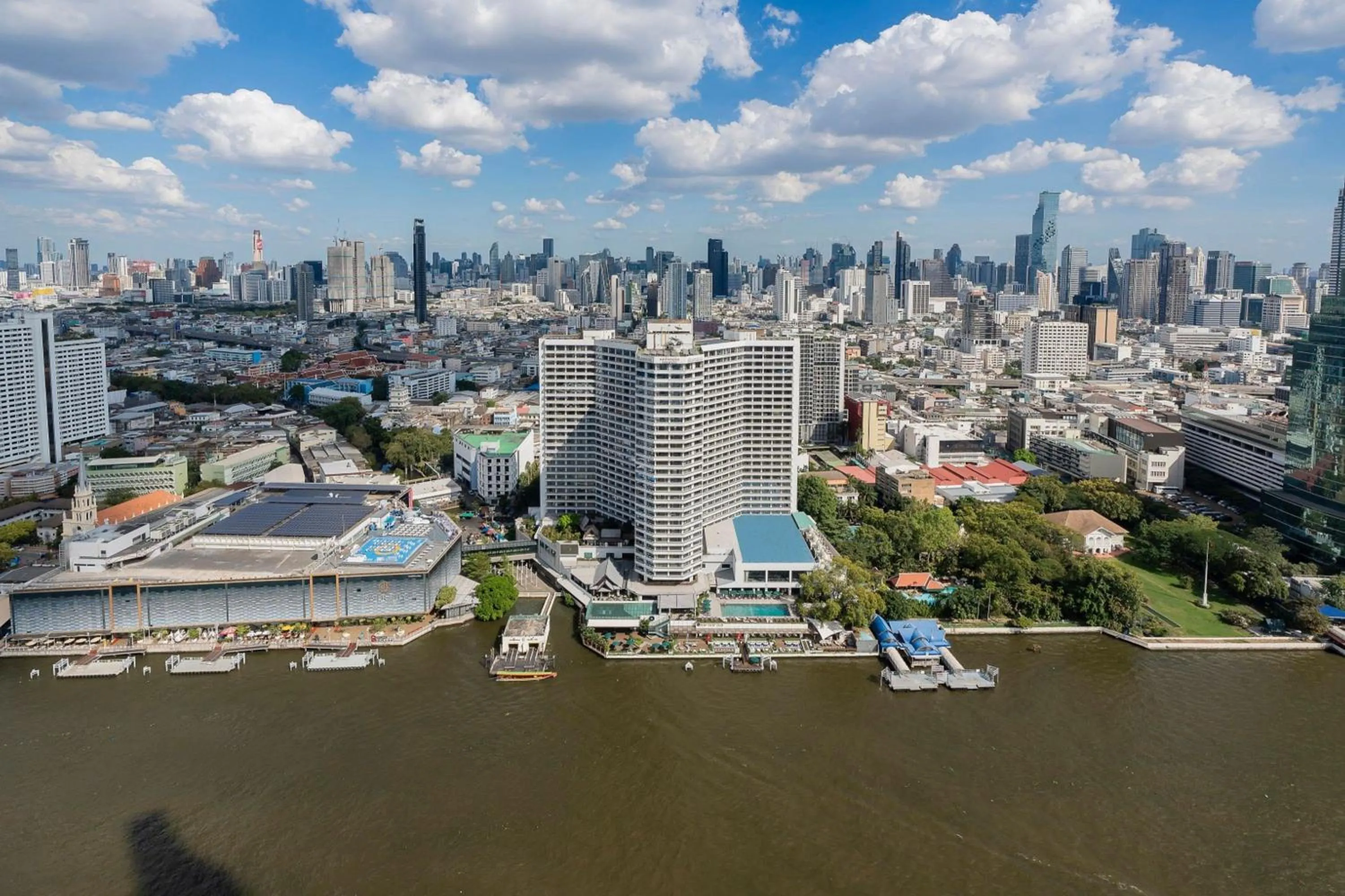 Property building in Royal Orchid Sheraton Riverside Hotel Bangkok