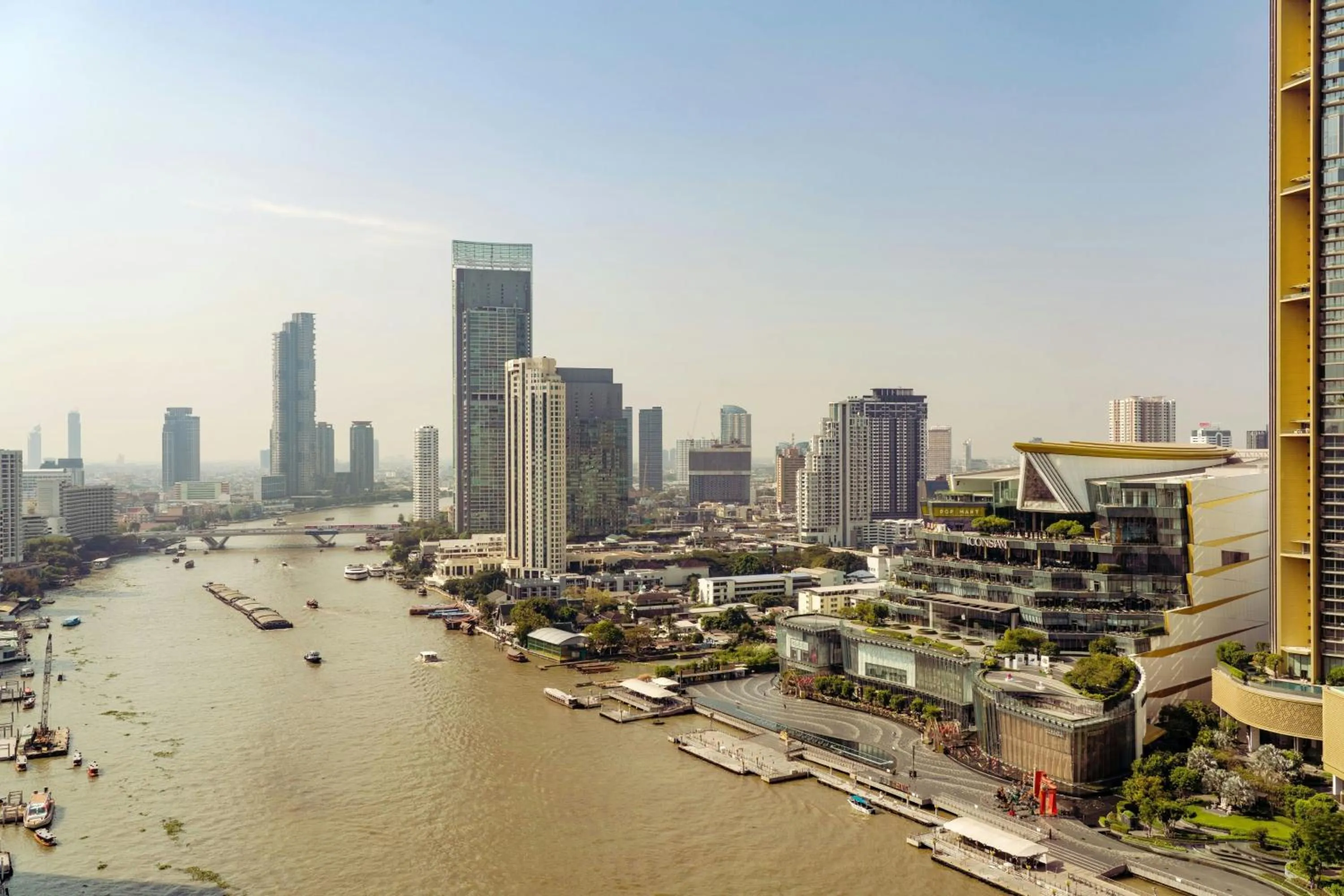 Photo of the whole room in Royal Orchid Sheraton Riverside Hotel Bangkok