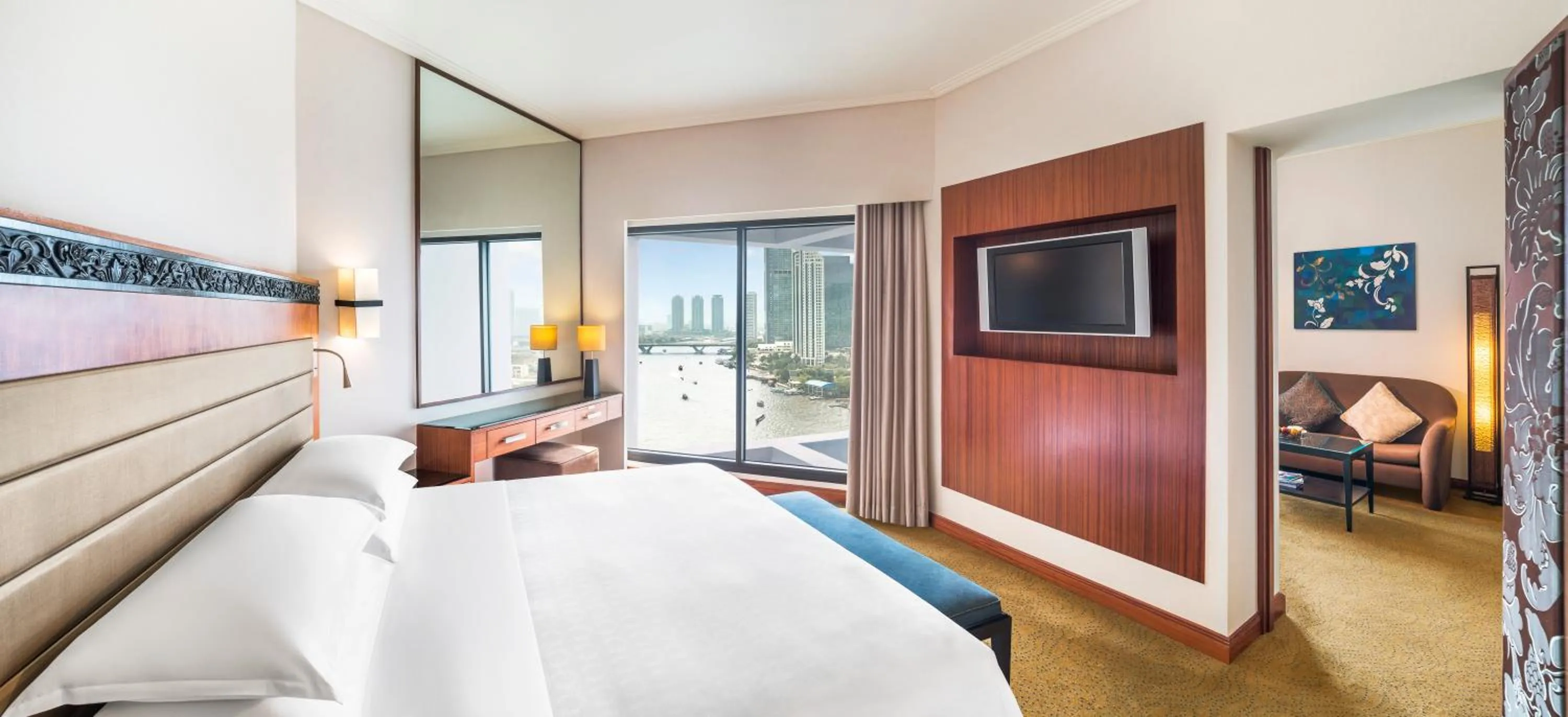 Bedroom, Bed in Royal Orchid Sheraton Riverside Hotel Bangkok