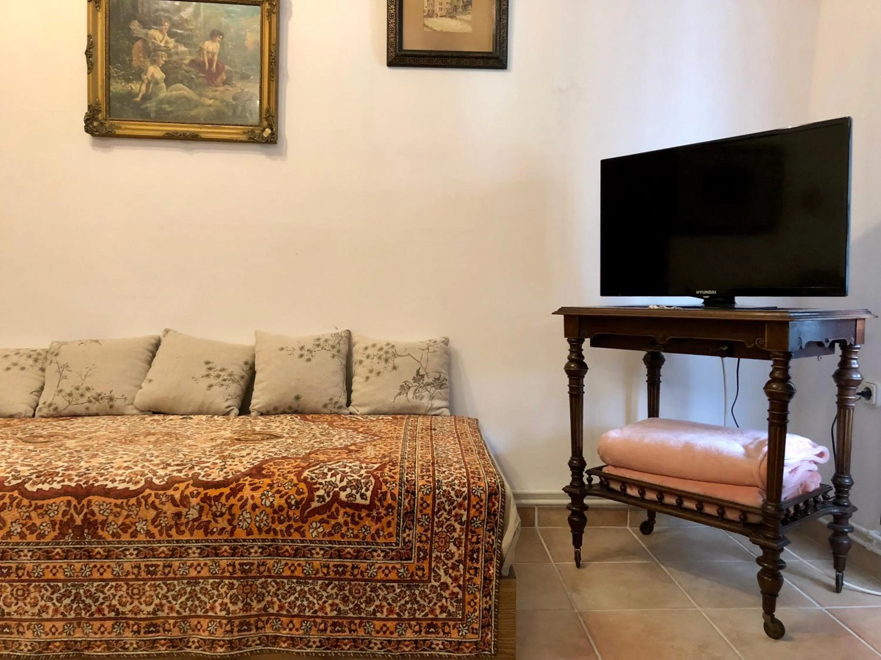 Bed in The Houses of History - anno 1830