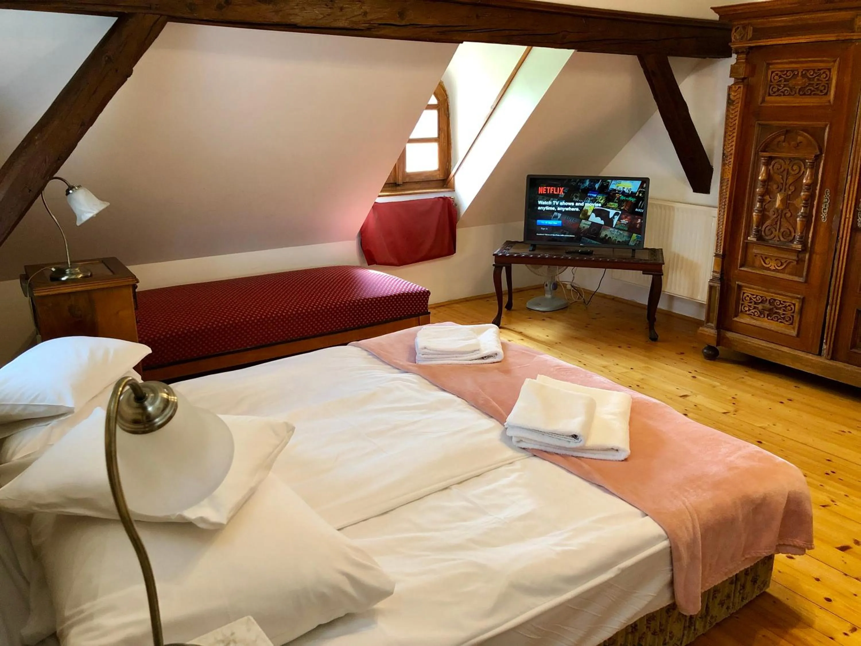 Bed in The Houses of History - anno 1830