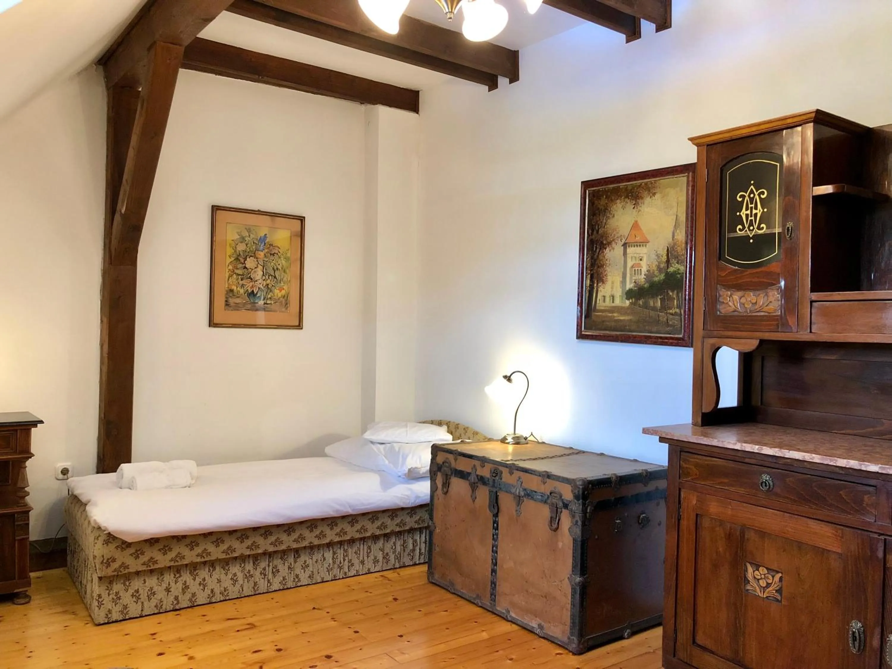 Bed in The Houses of History - anno 1830