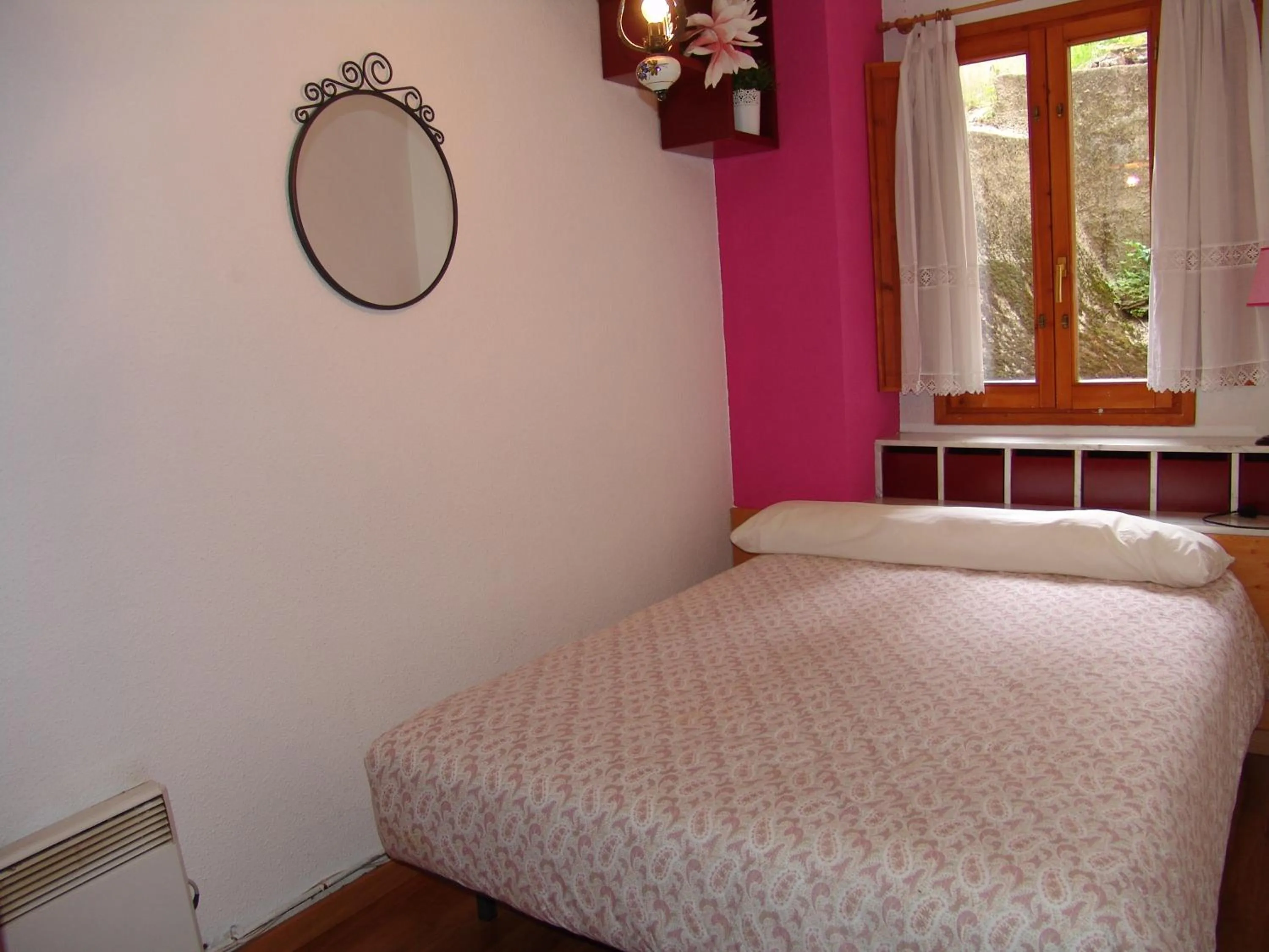 Bed in Apartamento en Sallent de Gallego