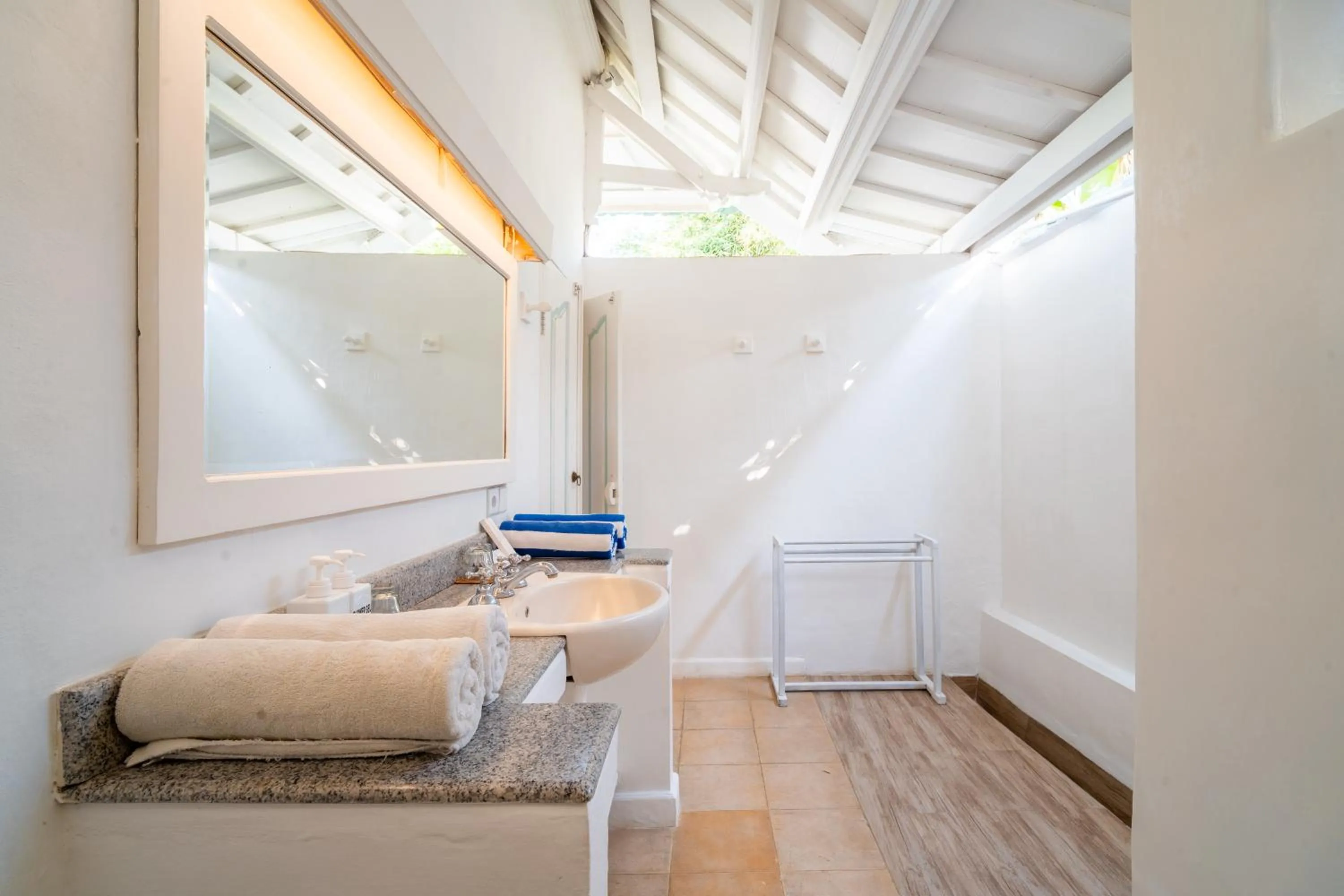 towels in Scuba Seraya Resort