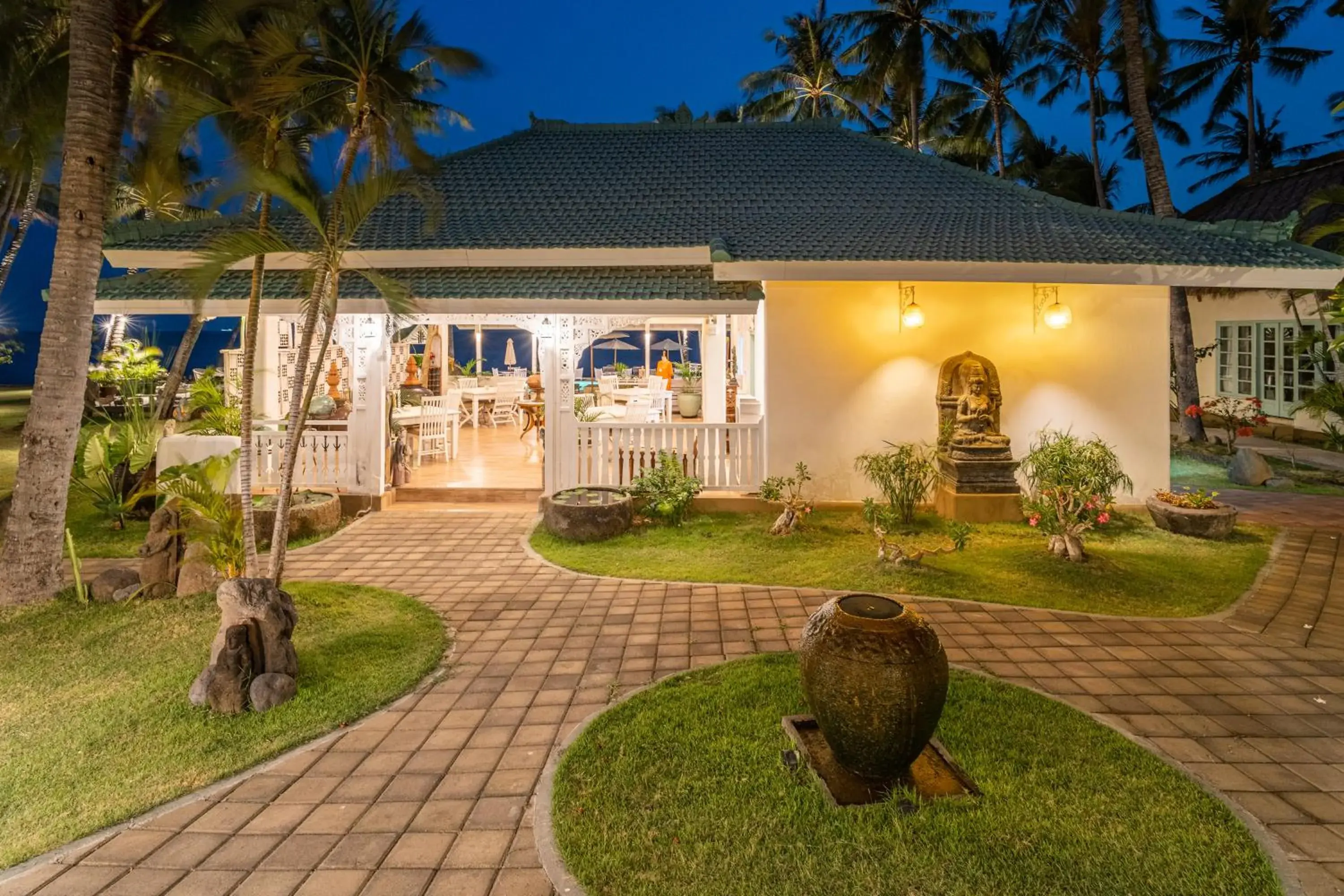 Restaurant/places to eat in Scuba Seraya Resort Restaurant/places to eat in Scuba Seraya Resort