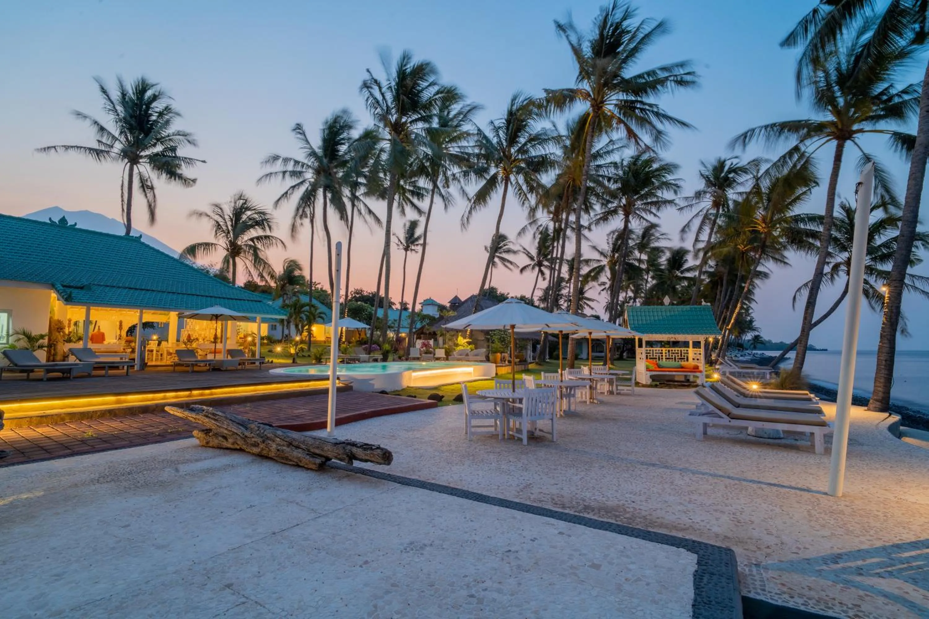 Restaurant/places to eat in Scuba Seraya Resort