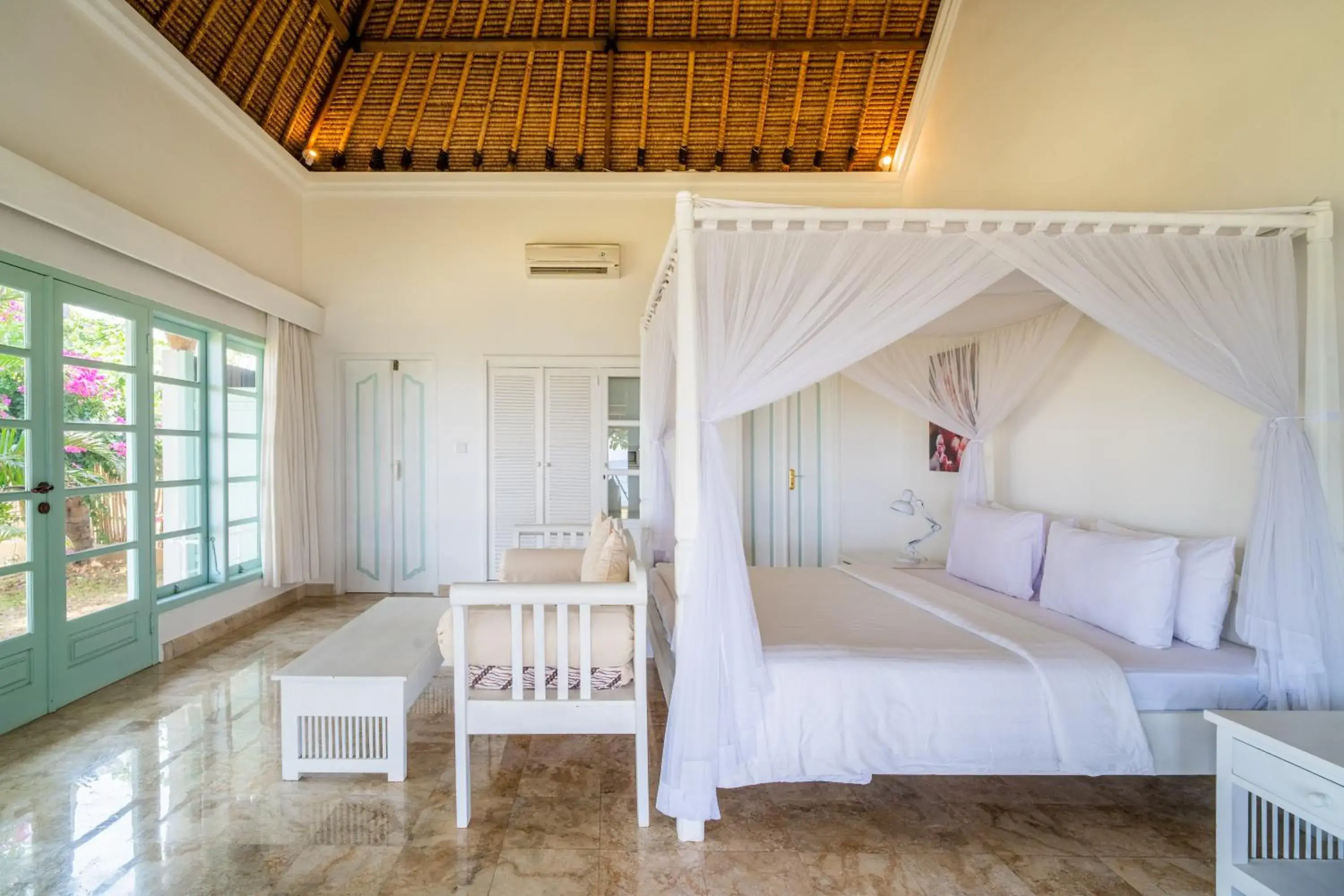 One-Bedroom Villa with Ocean View in Scuba Seraya Resort One-Bedroom Villa with Ocean View in Scuba Seraya Resort