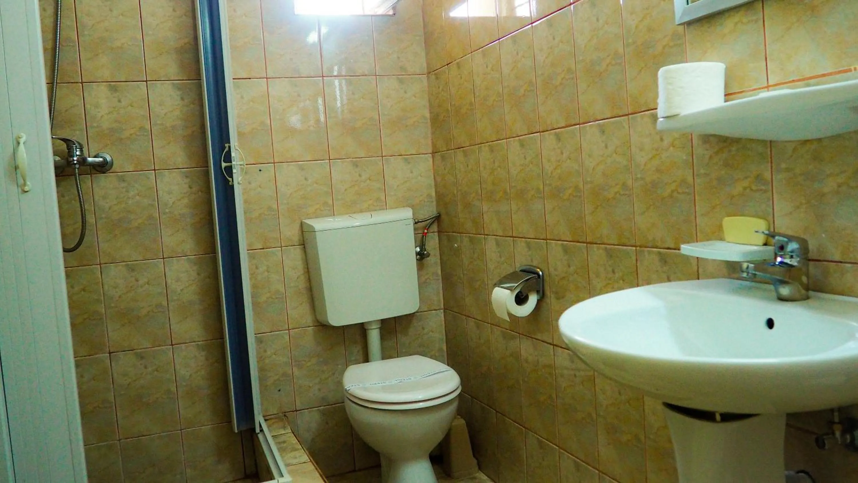 Shower in Vila Europa