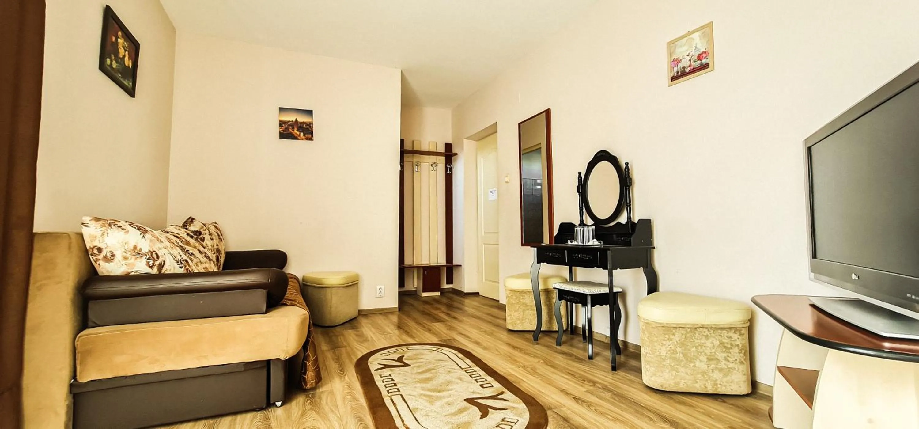 Communal lounge/ TV room in Vila Europa