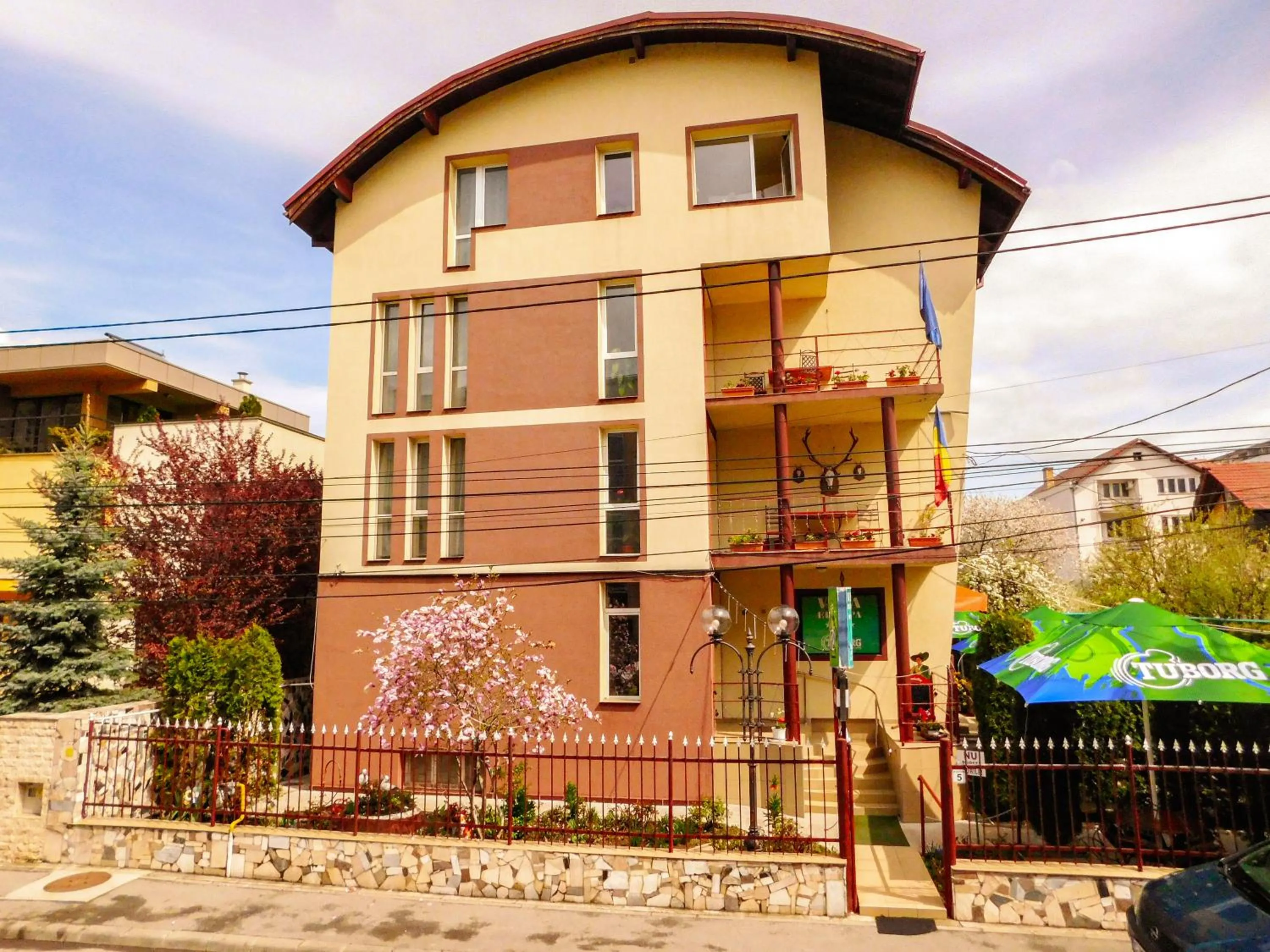 Property building in Vila Europa