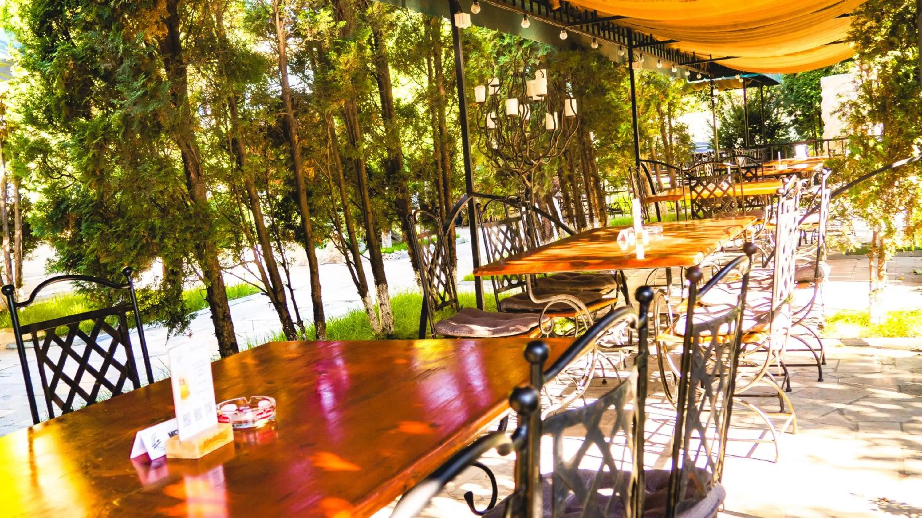 Restaurant/places to eat in Vila Europa
