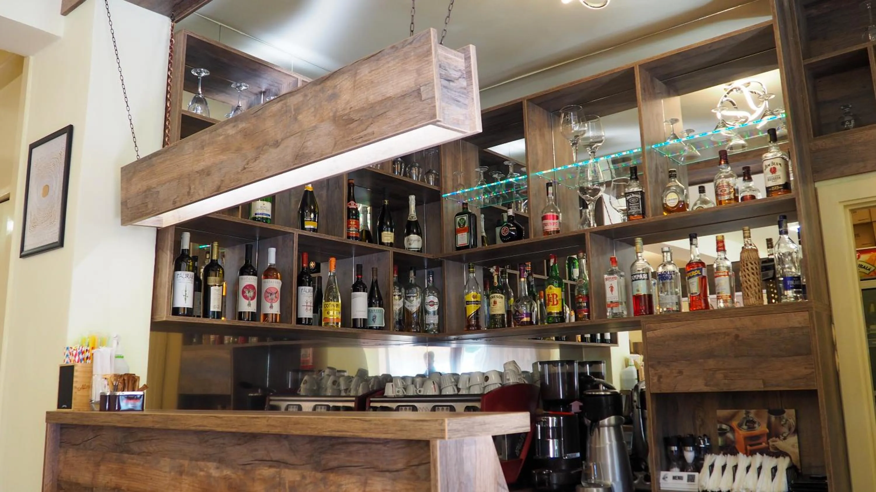 Restaurant/places to eat in Vila Europa