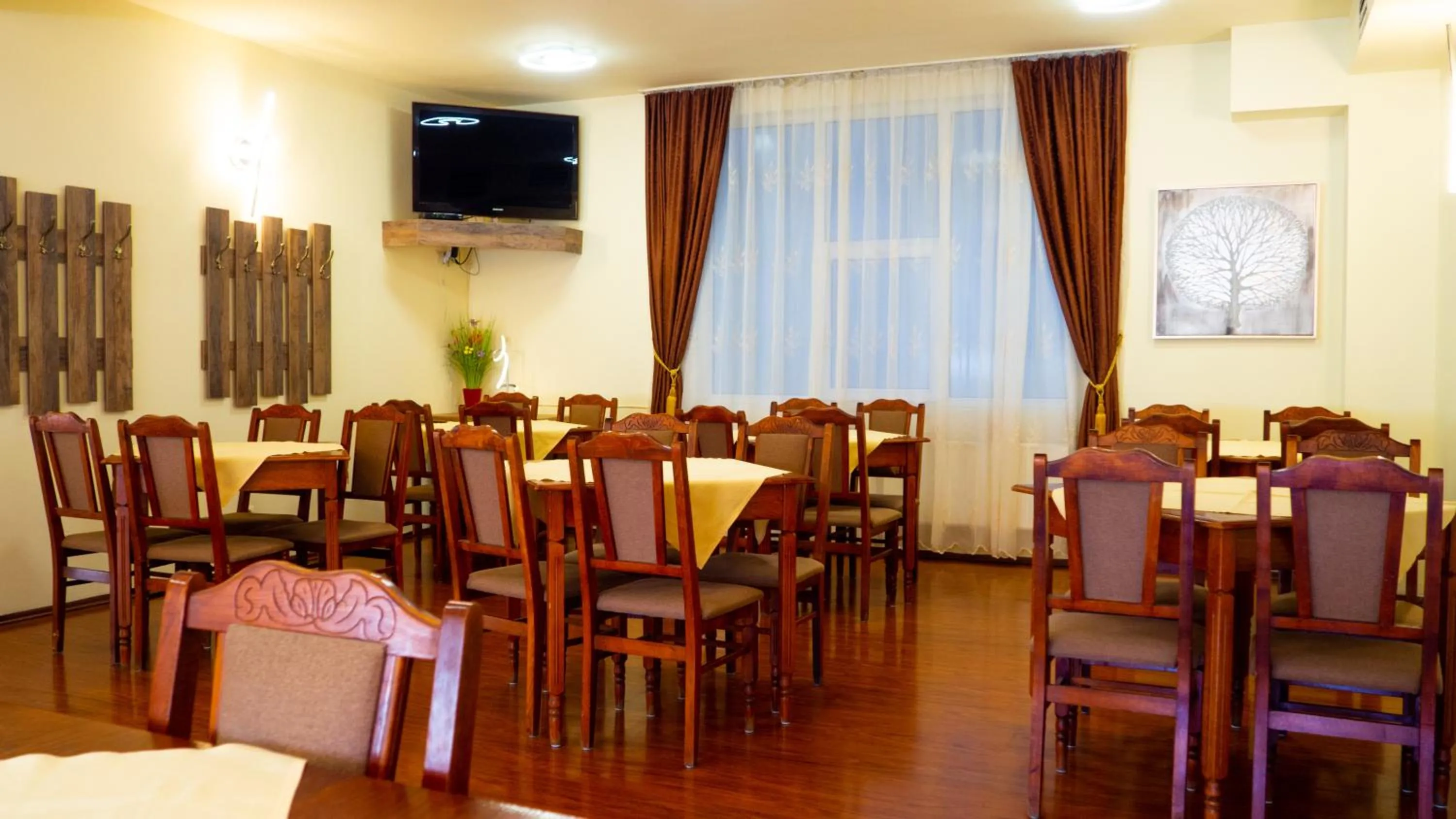 Restaurant/places to eat in Vila Europa
