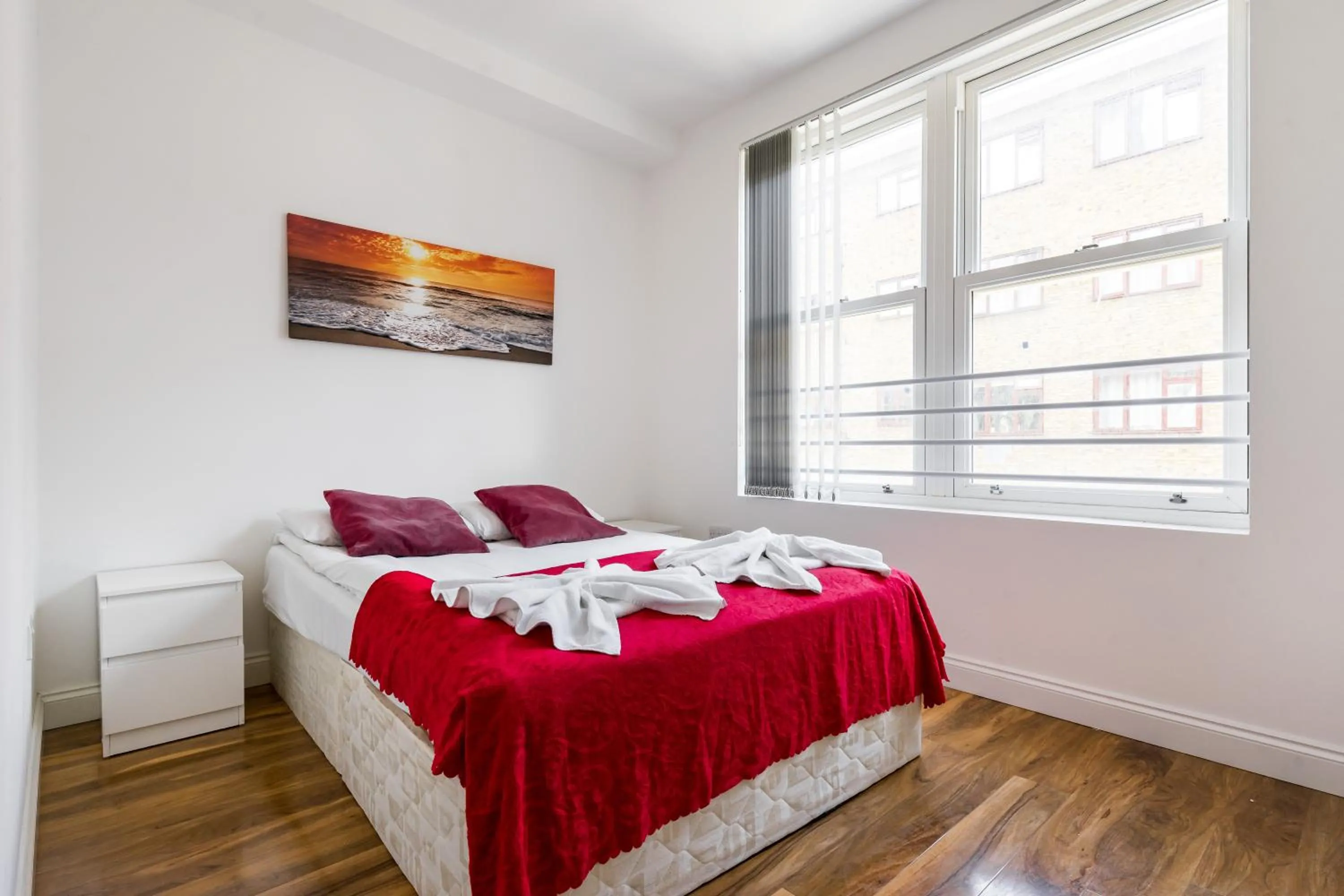 Bedroom, Bed in City Rooms