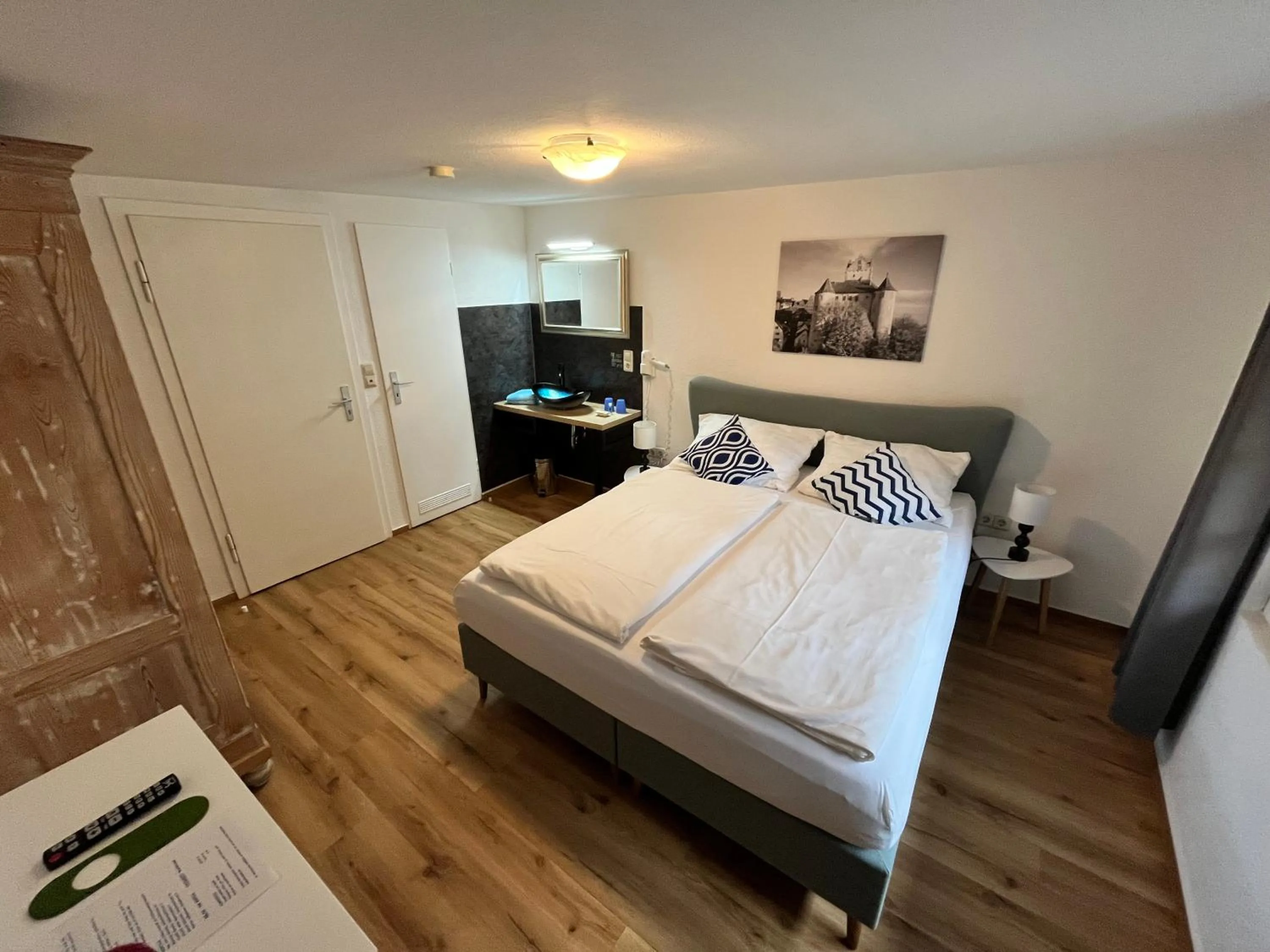 Photo of the whole room, Bed in Gästehaus AM HAFEN