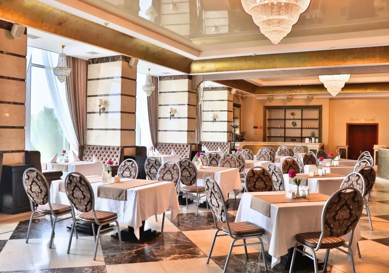 Restaurant/places to eat in Ukraine Hotel Restaurant/places to eat in Ukraine Hotel