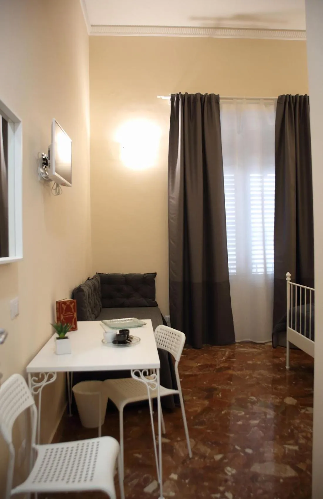 Bedroom in Mantegna Rooms